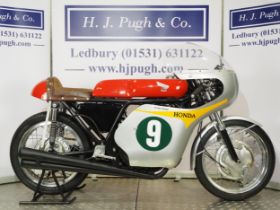 Honda RC161 Mike Hailwood replica. Engine No. MC14E-1029002 Runs but hasn't been ridden for some