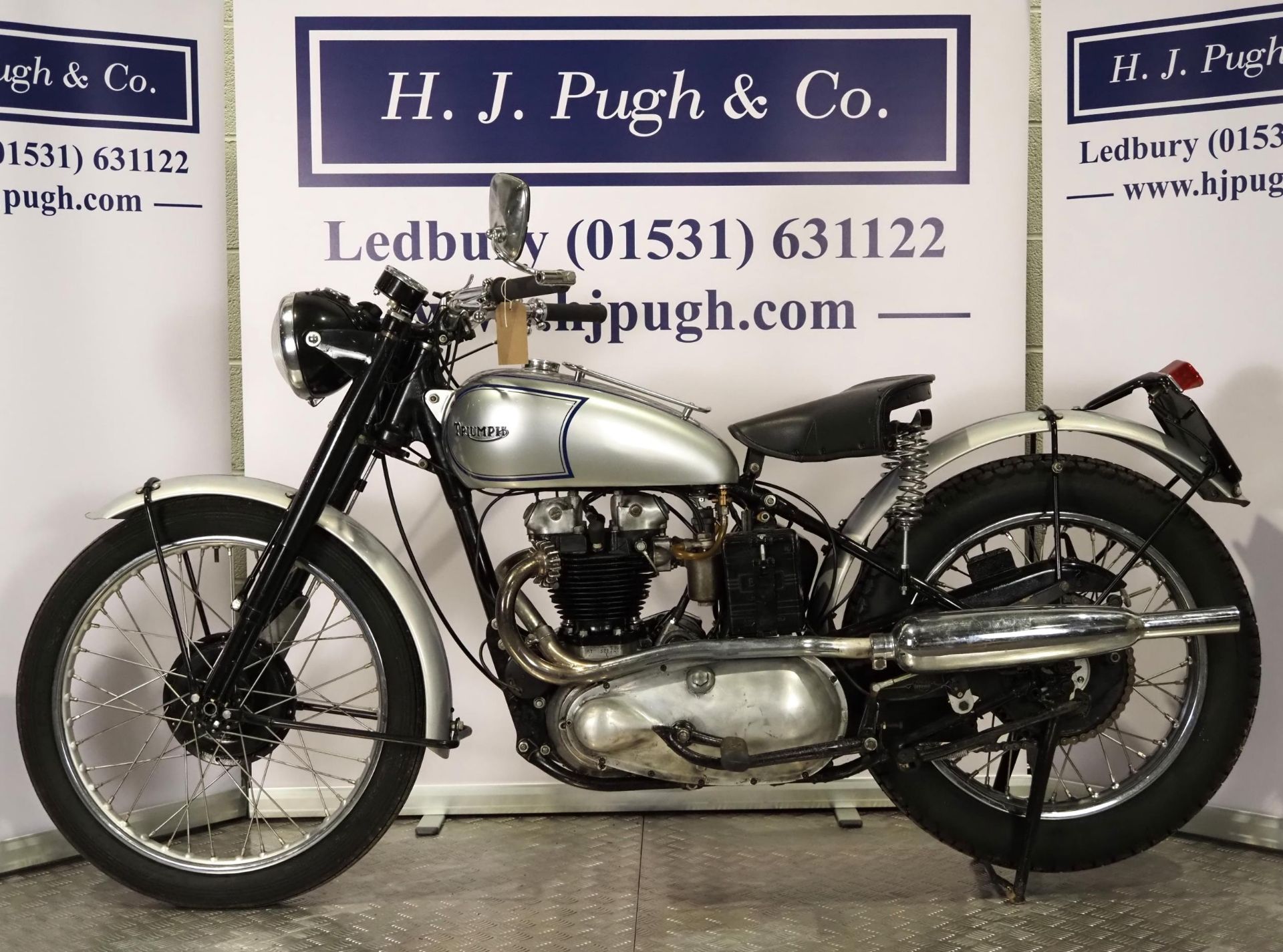 Triumph Trophy 6T motorcycle. 1953. 650cc. Frame No. 39335 Engine No. 6T32170 Rims and rides. - Bild 6 aus 6