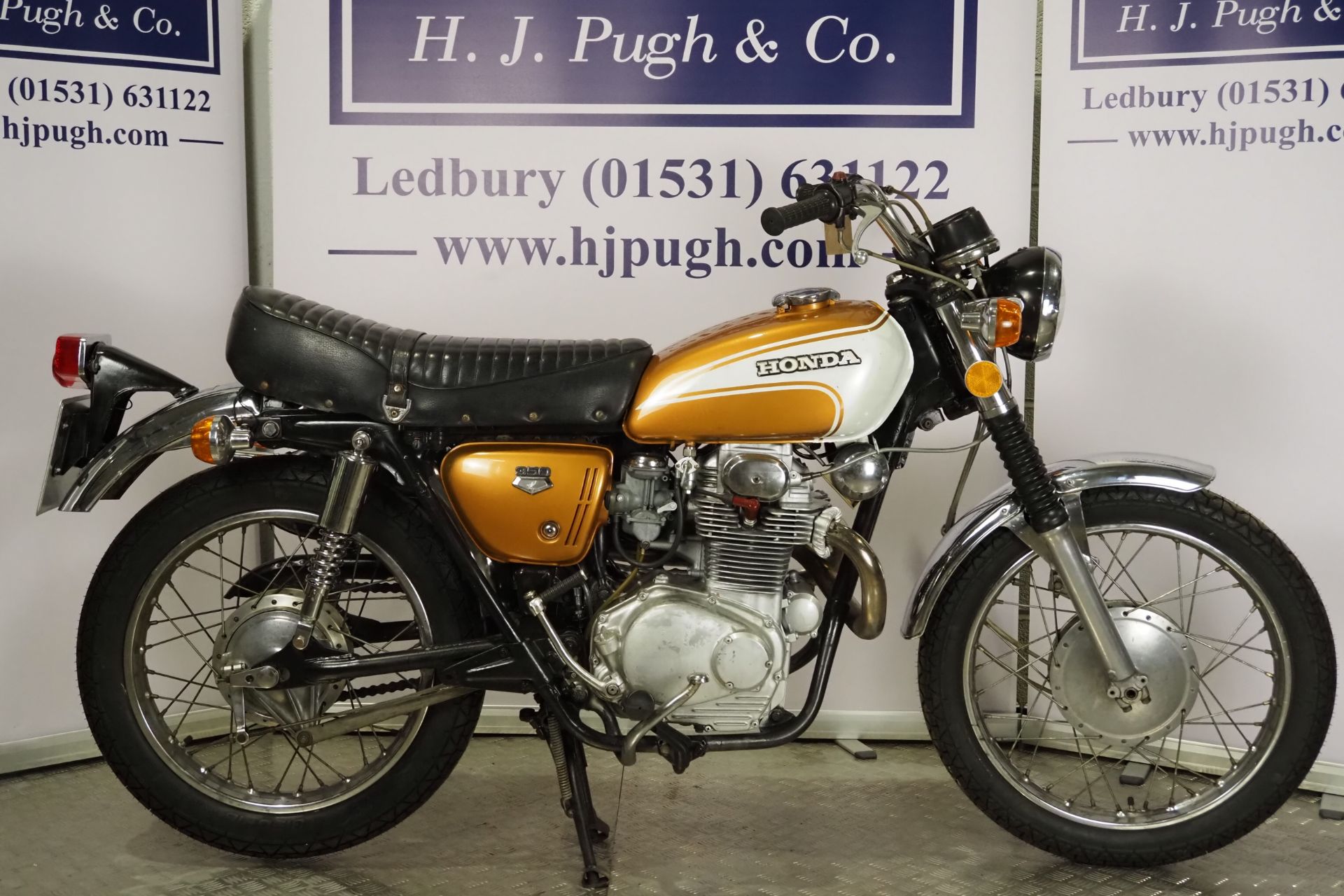 Honda CL350 motorcycle. 1971. 325ccRuns and rides. New tyres and tubes, new battery, carburettors