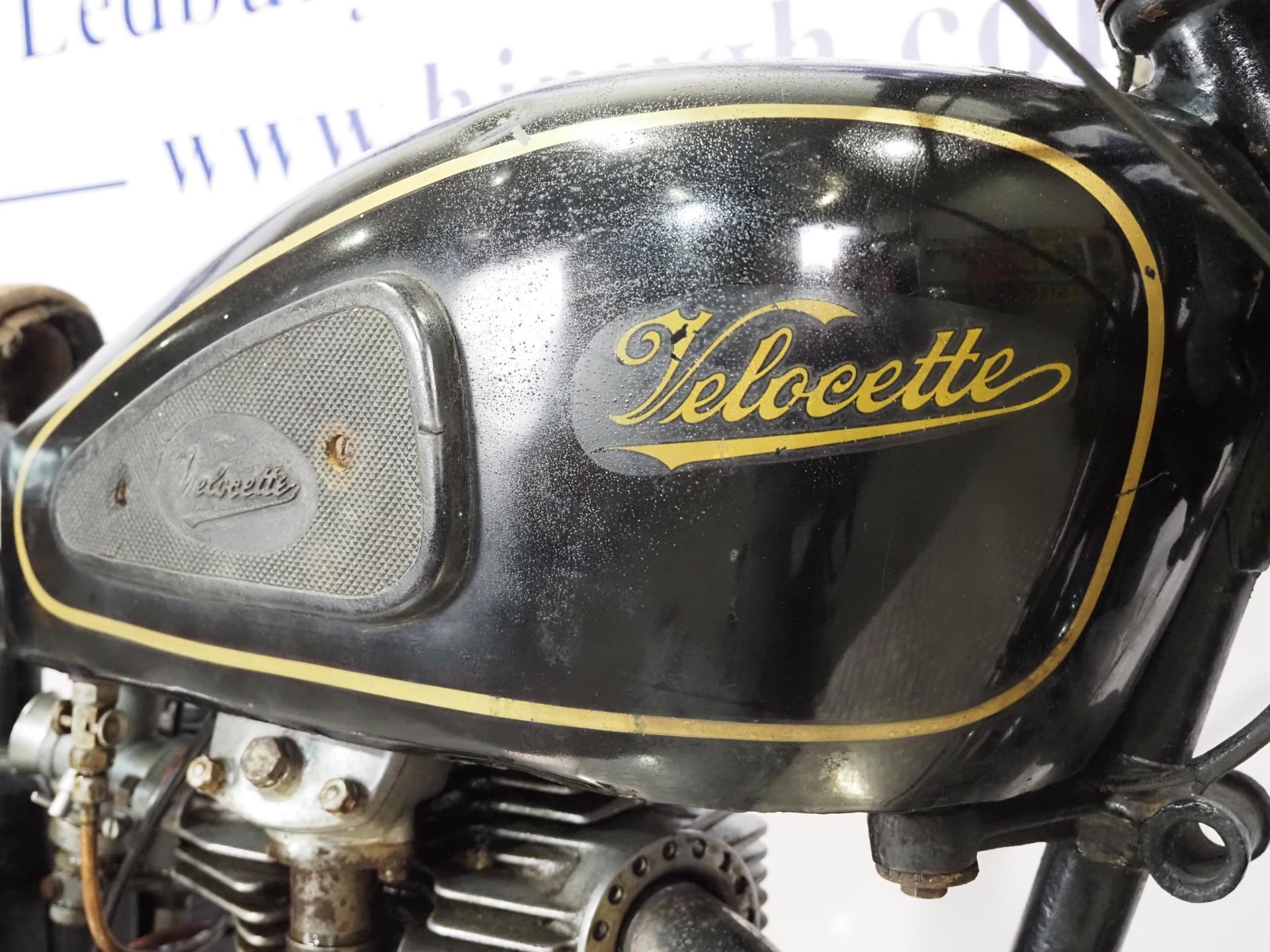 Velocette KSS motorcycle. 1947. 350cc. Frame No. 7331 Engine No. KSS 10703 Runs and rides but will - Image 7 of 10