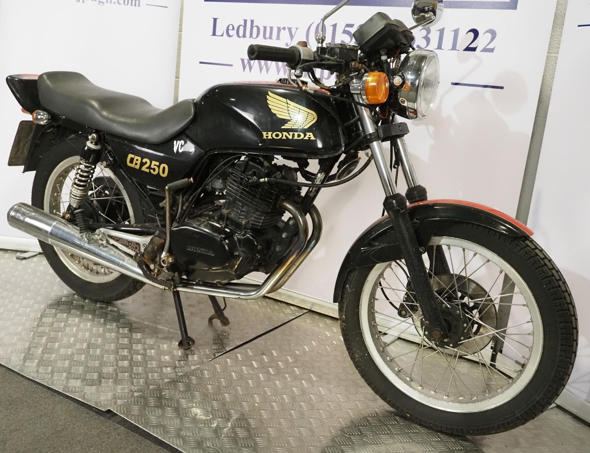 Honda CB250 motorcycle project. 1982. 248cc Frame No. MC02-2019622 Engine No. MC02E-2019661 Part - Image 2 of 6