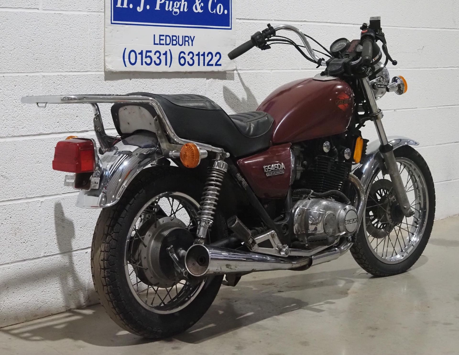 Suzuki GS450 motorcycle. Runs but will require recommissioning. Import. Come with Nova document. - Image 3 of 6