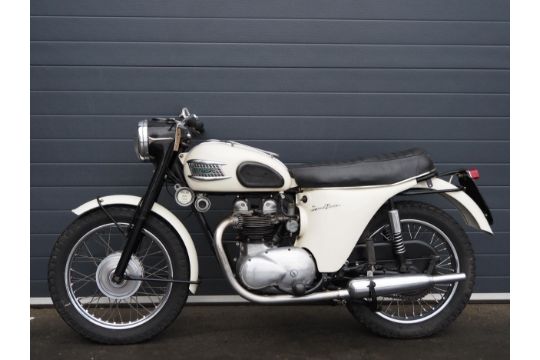 Triumph 5TA Speedtwin motorcycle. 500cc. 1960. Frame No. 15711 Engine No. H15711 Alot of money has - Image 6 of 7