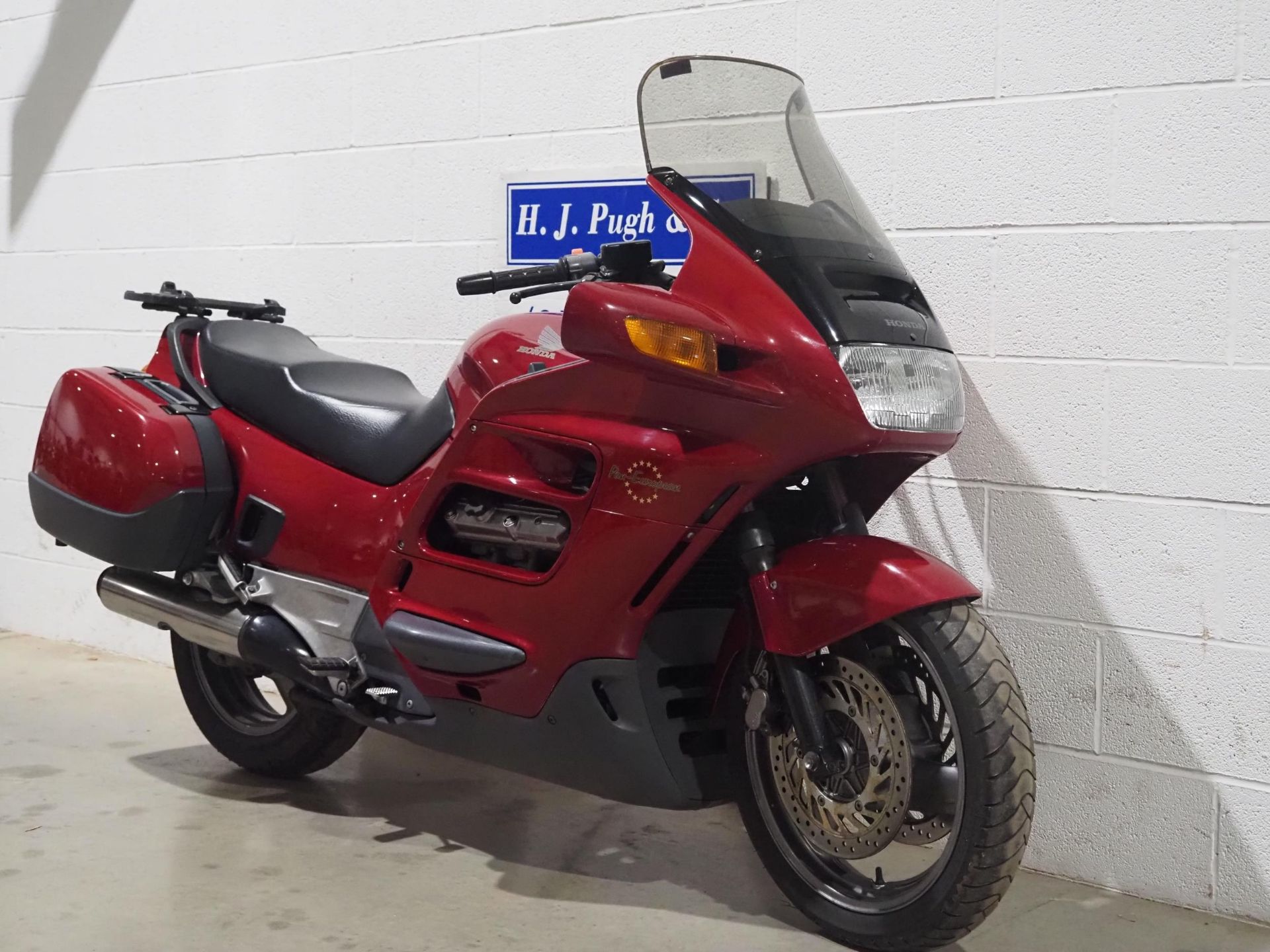 Honda ST1100 Pan European motorcycle. 1992. 1099cc. Runs and rides. Rode 80 miles to the saleroom. - Image 2 of 5