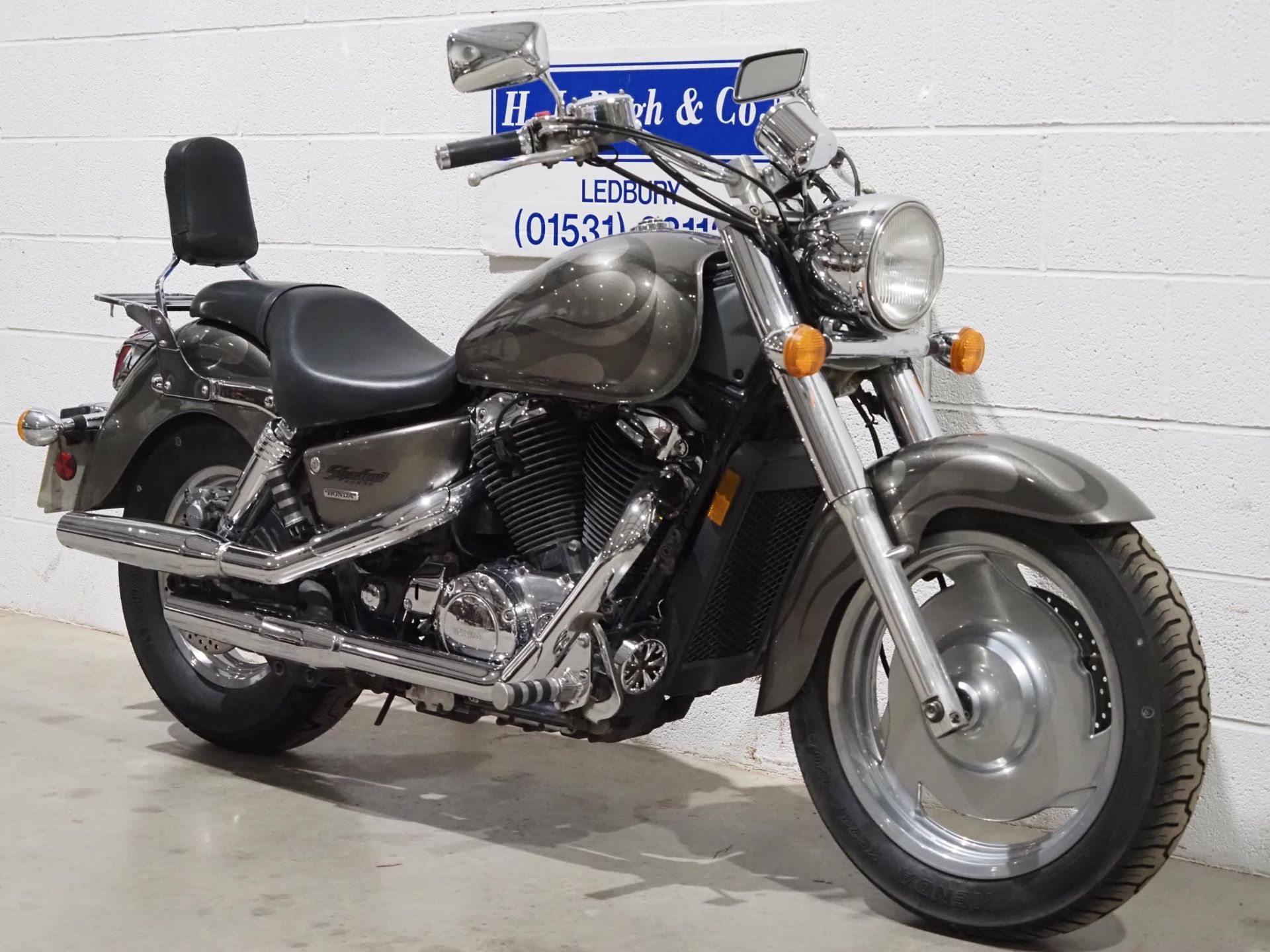 Honda VT1100 Shadow Sabre motorcycle. 2006. 1099cc. Runs and rides. MOT until 23.04.25. Comes with - Image 2 of 6