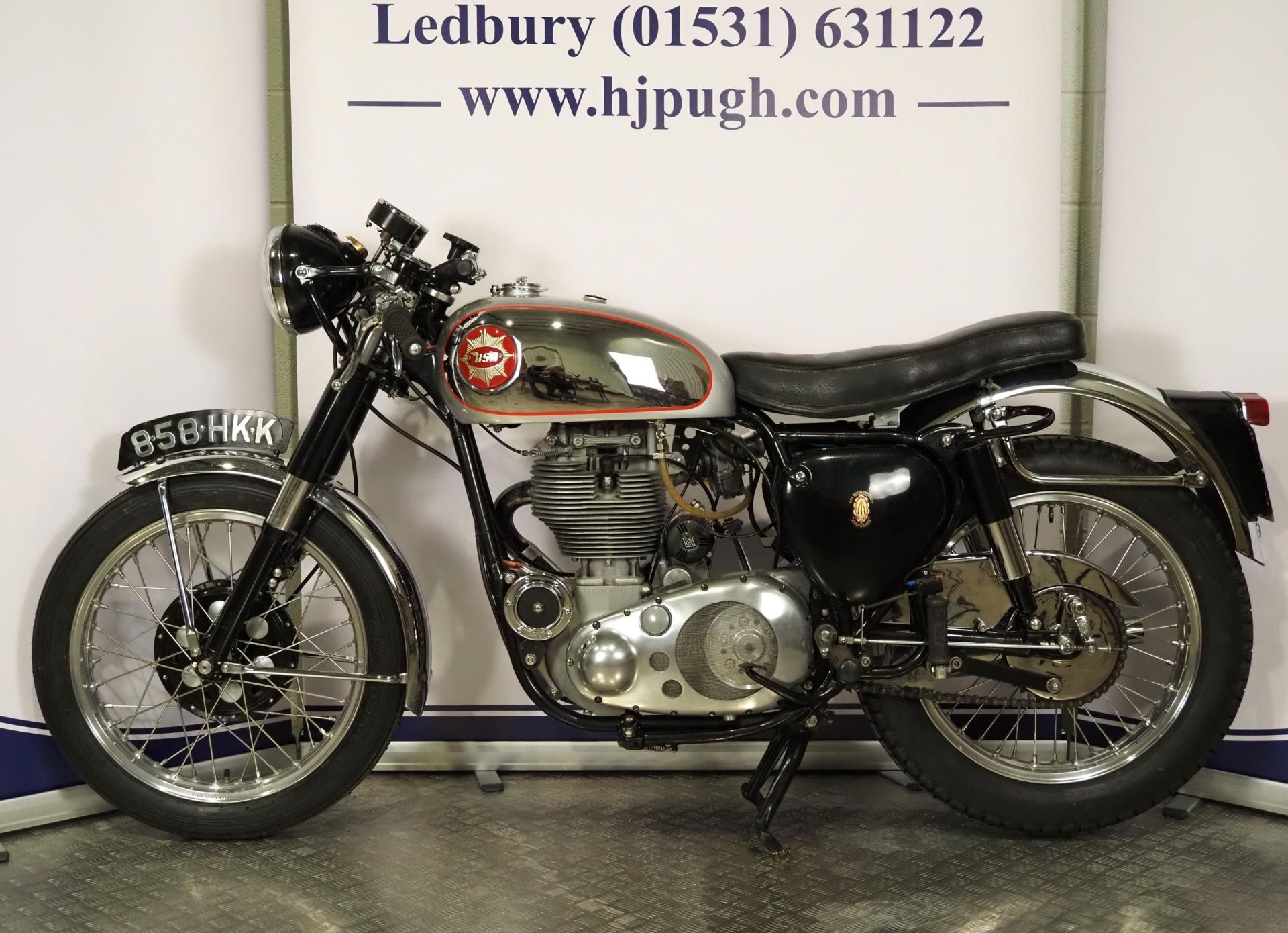 BSA Goldstar DBD 34 motorcycle. 1959. 500cc Frame No. CB328879 Engine No. DBD34GS4715 Fitted with - Image 9 of 10