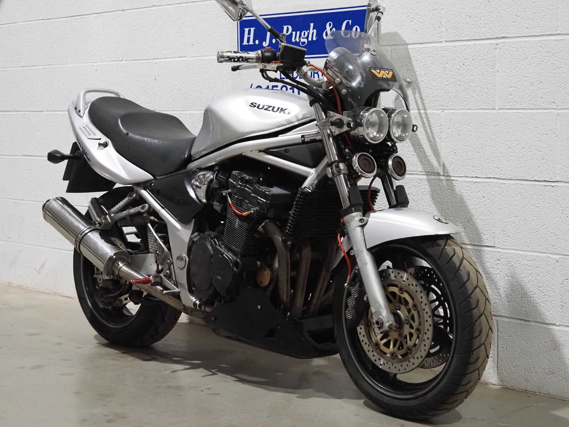 Suzuki GSF1200 Bandit motorcycle. 2001. 1197cc. Runs and rides. MOT until 19.03.25. Comes with - Image 2 of 6