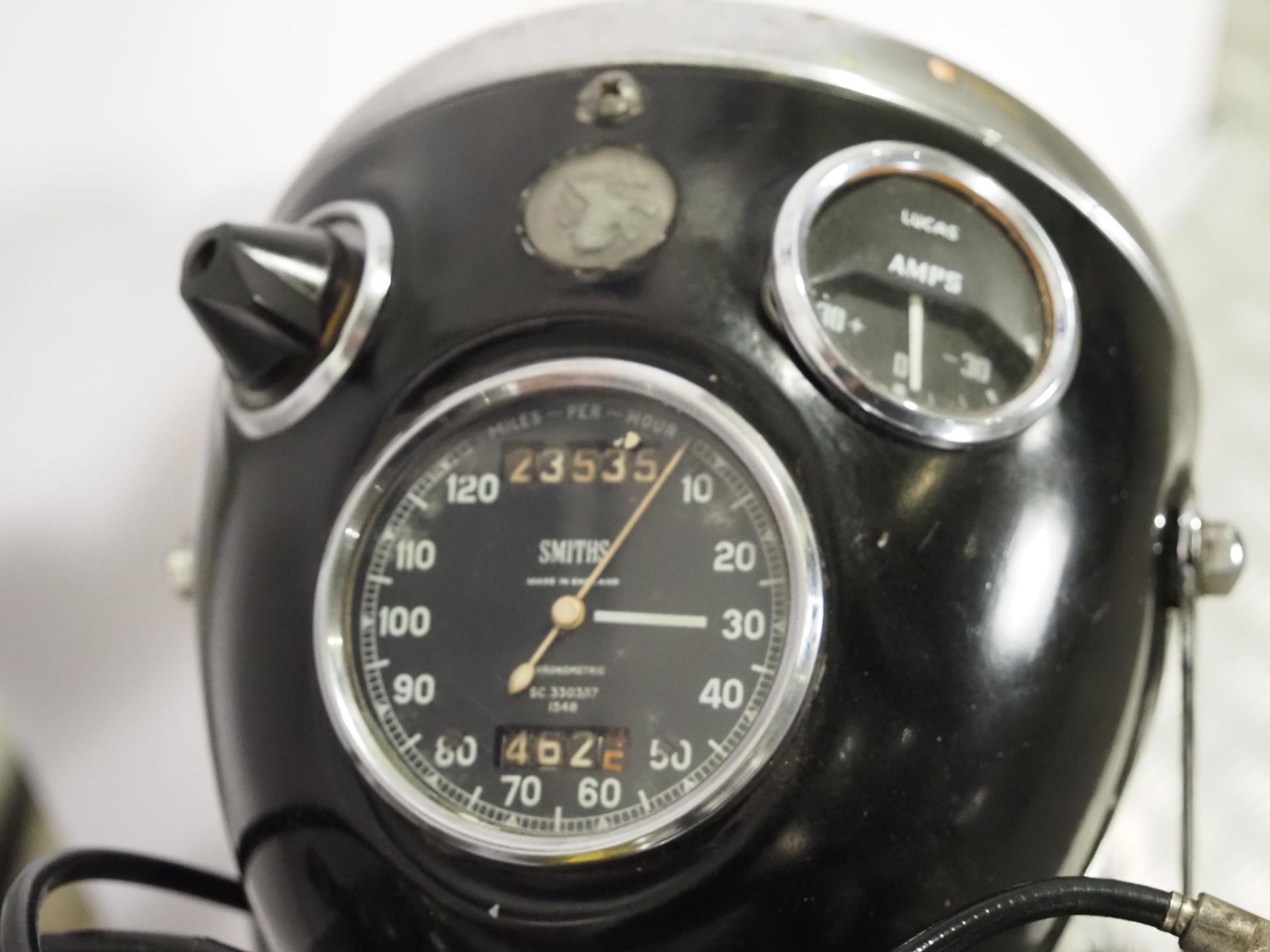 Norton Dominator motorcycle. 1962. 600cc. Frame No. 13103082 Engine No. 85630 Engine turns over with - Image 5 of 6