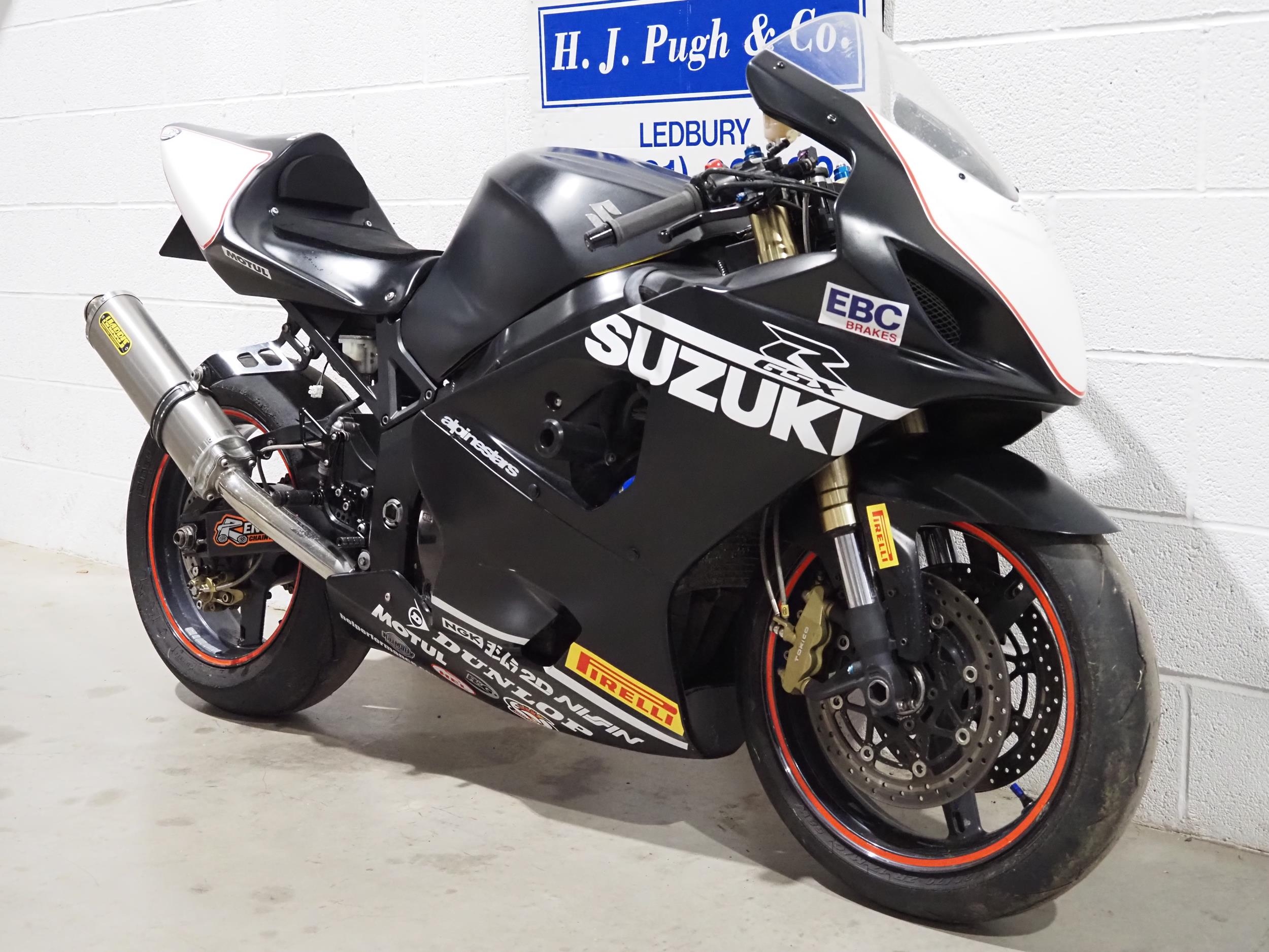 Suzuki GSXR 750 K5 motorcycle. 2005. 749cc Runs and rides. Track bike with Shorty levers, K & N - Image 2 of 5