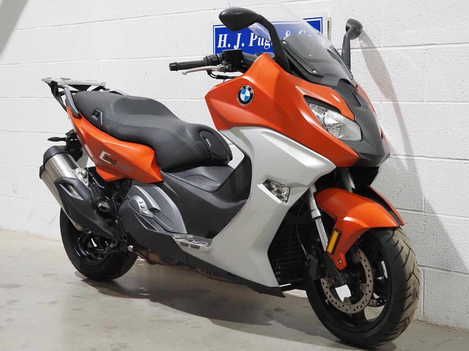 BMW C650 Sport moped. 2016. 647cc. Non runner. Engine turns over and last run in 2020. Comes with - Bild 2 aus 5