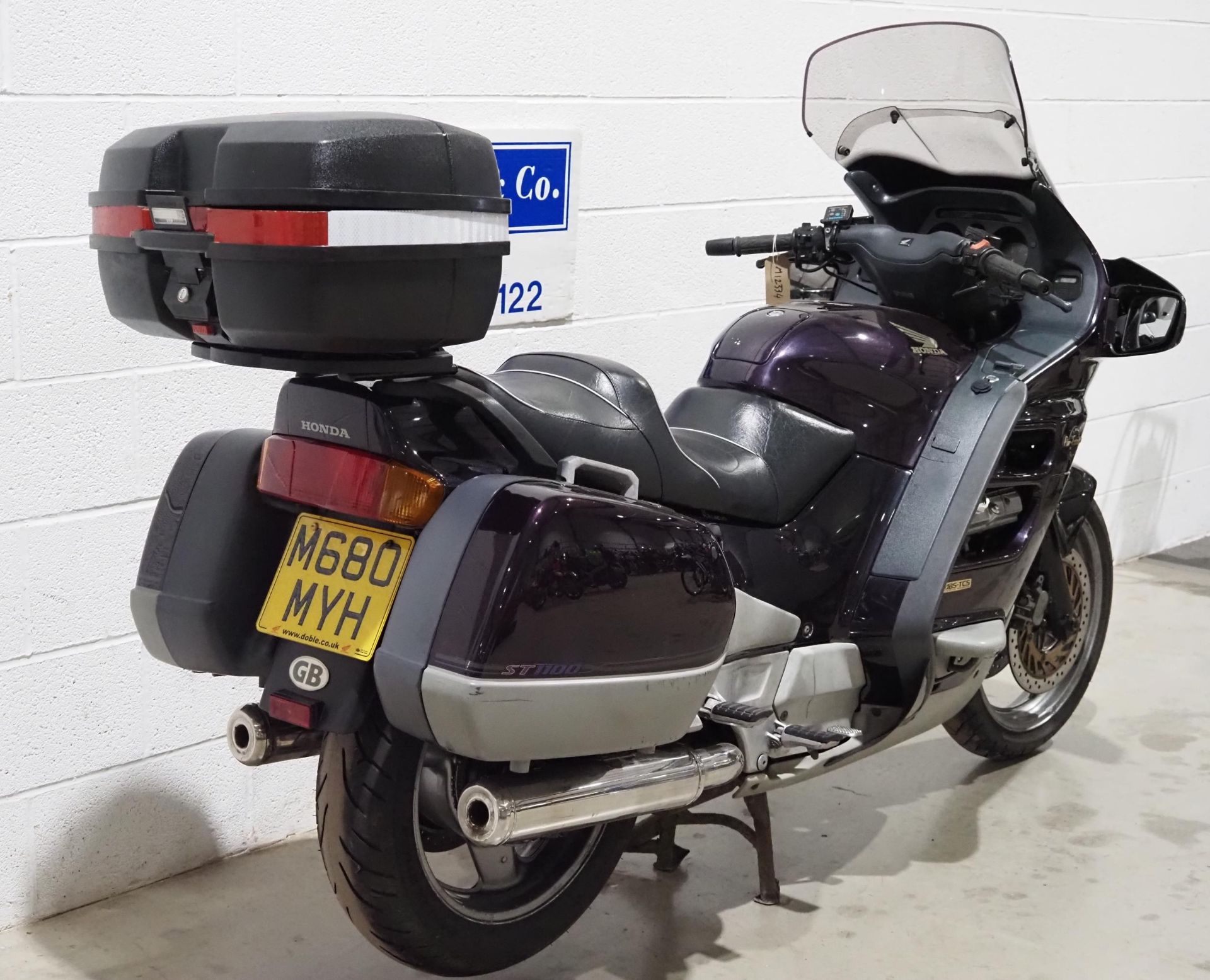 Honda ST1100 motorcycle. 1995. 1084cc. Runs and rides. MOT until 25.04.25 and comes with MOT test - Image 3 of 6