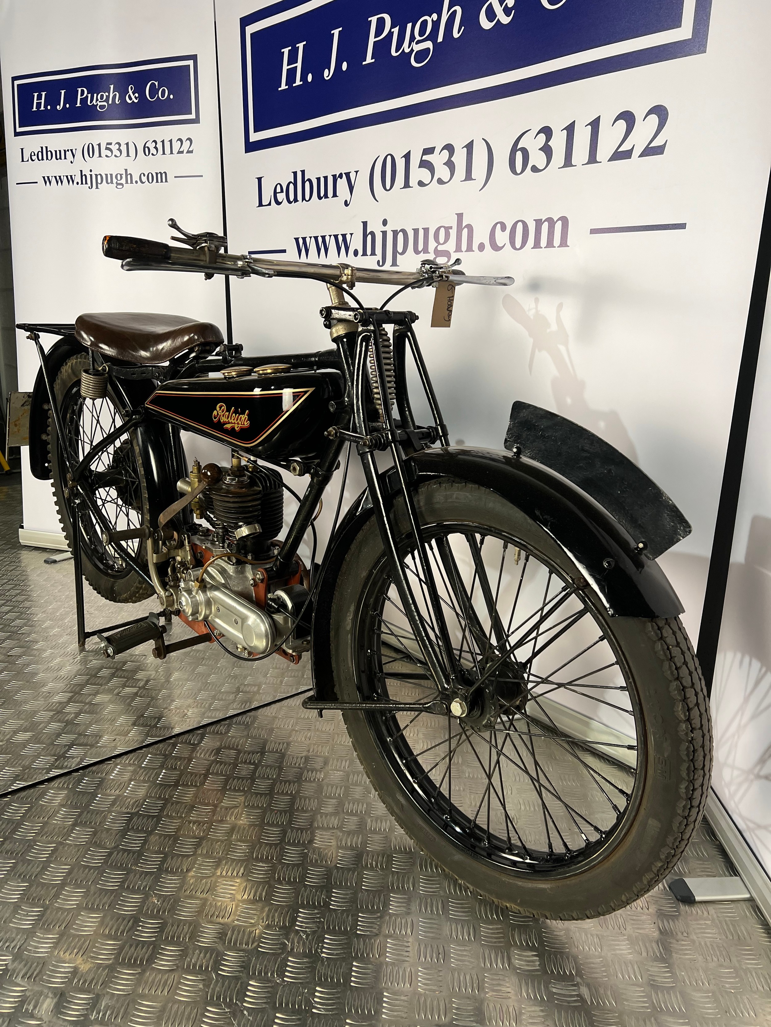 Raleigh Model 15 2¼HP motorcycle. 1924. 250cc. Frame No. 5341 Engine No. M1651 Comes with box of - Image 2 of 8