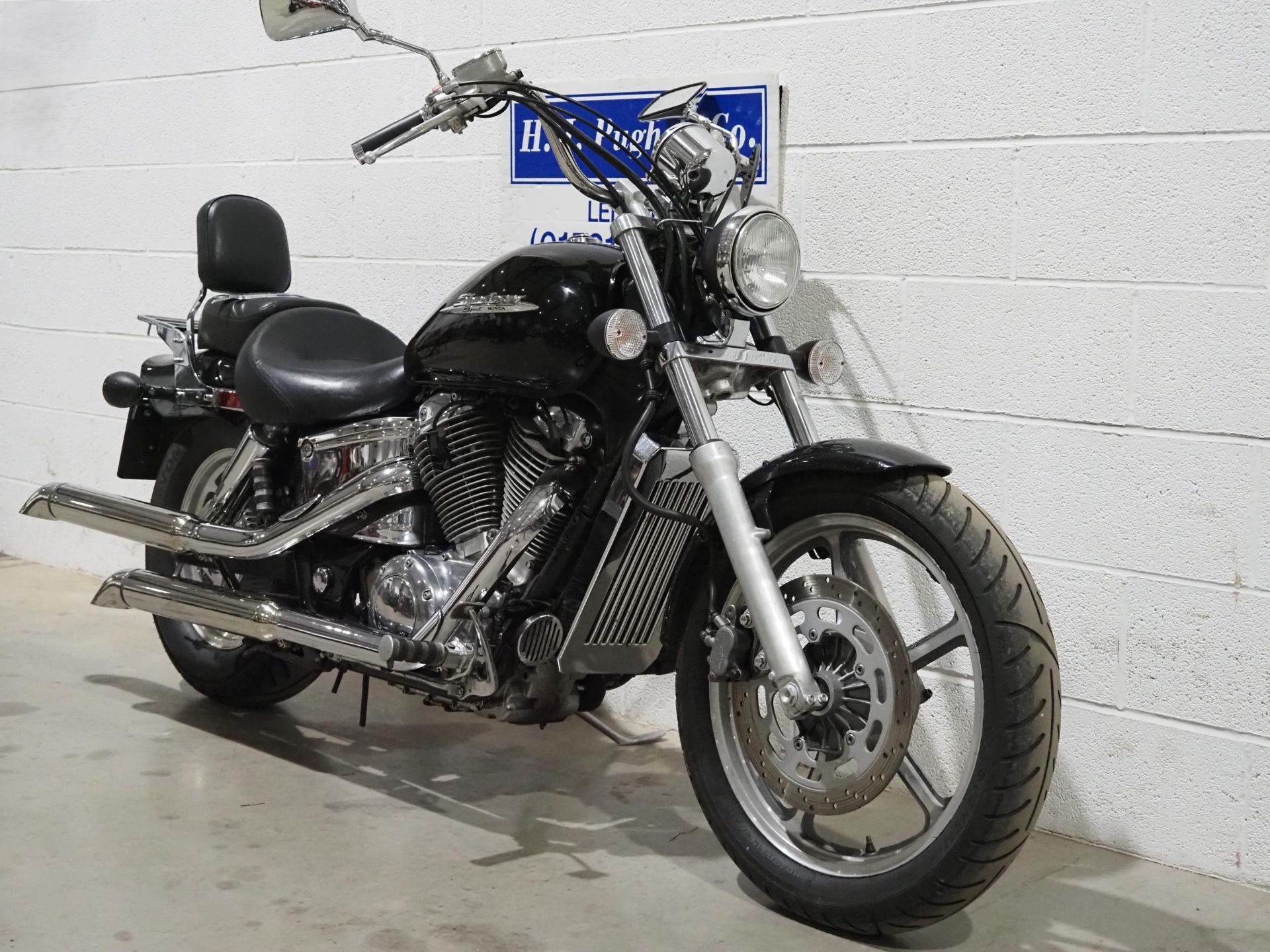 Honda Shadow VT1100 motorcycle. 2003. 1100cc. Runs and rides. Ridden to saleroom. MOT until 05.04. - Image 2 of 7