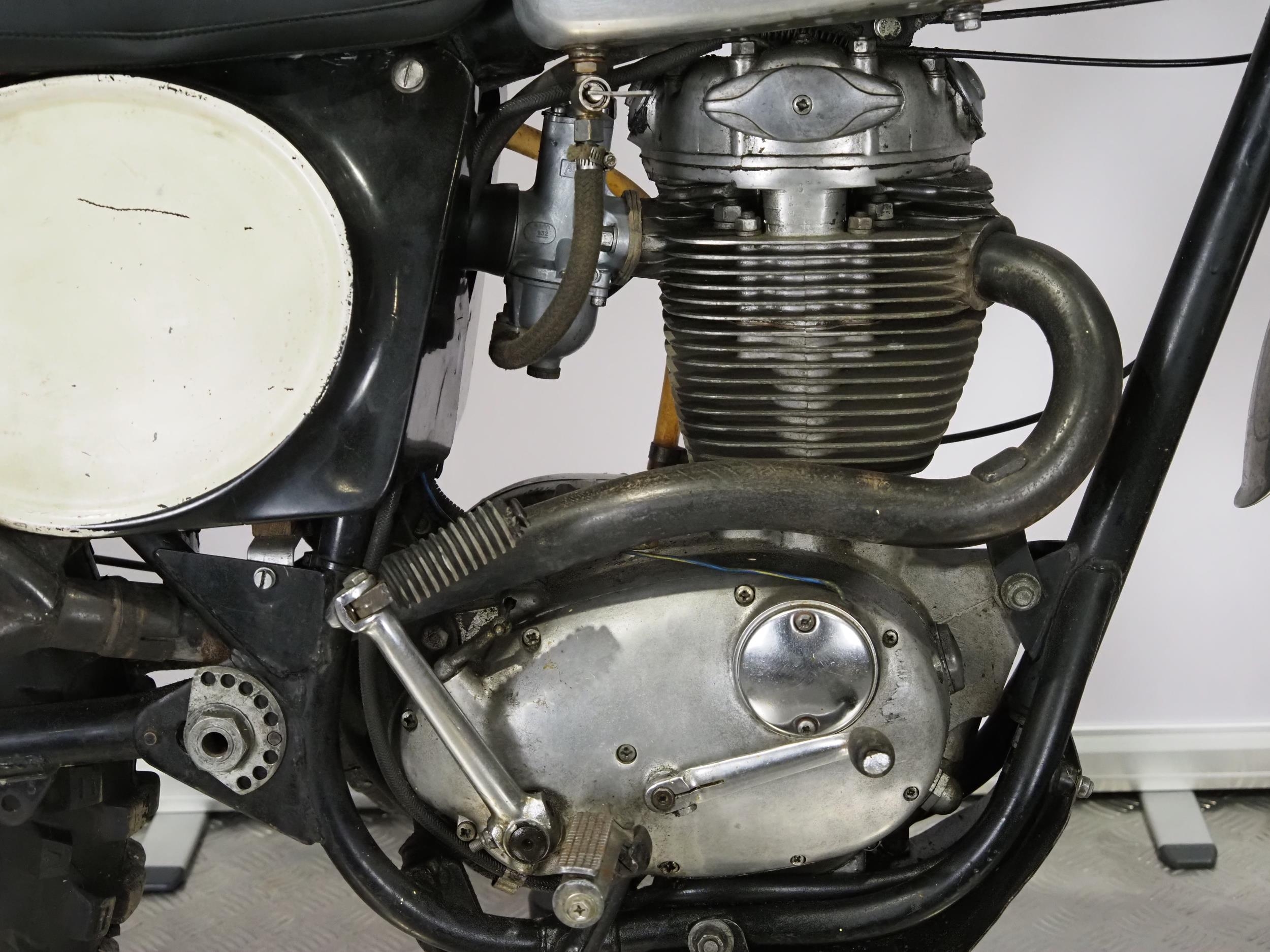 Triumph TR5MX motorcycle. 1973. 499cc. Frame No. 75563 Engine No. TR5MXHH75563 Running when dry - Image 4 of 5