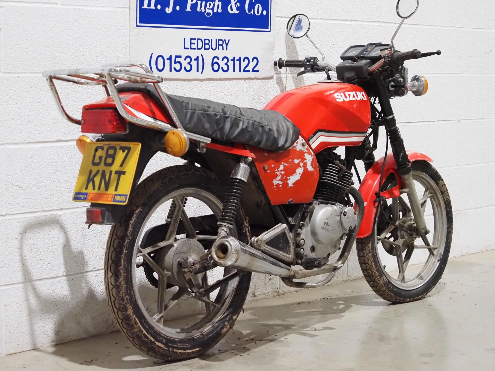 Suzuki GS125 motorcycle. 1990. 124cc. Runs and rides but may require some recommissioning. MOT until - Bild 3 aus 6