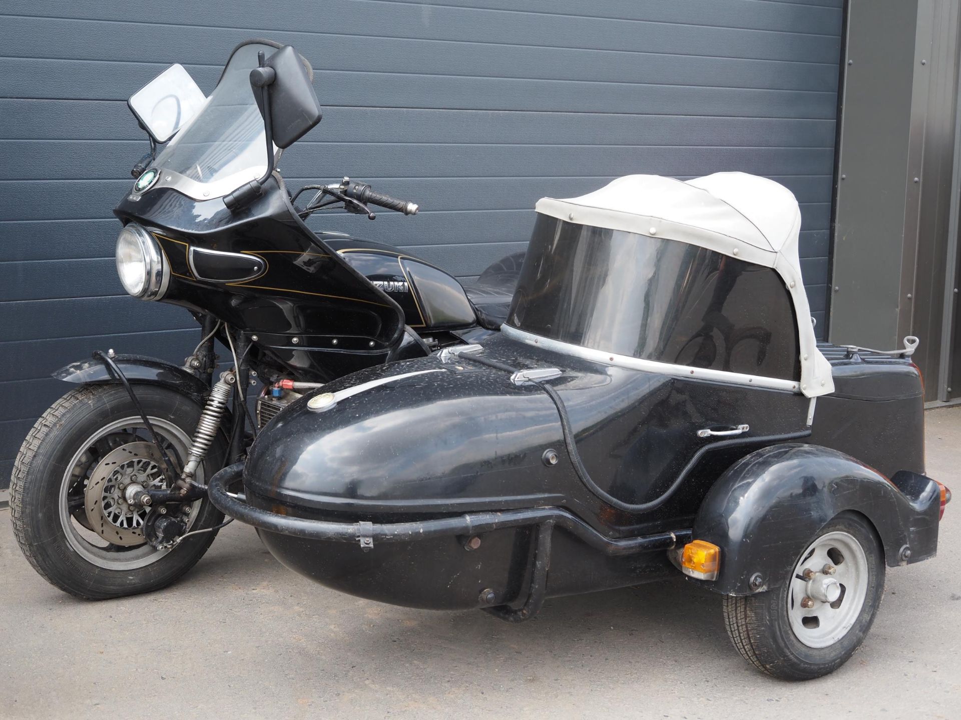 Suzuki GS850G sidecar outfit. 1987. 843cc Engine turns over and runs but may need new solenoid. Last - Image 3 of 8