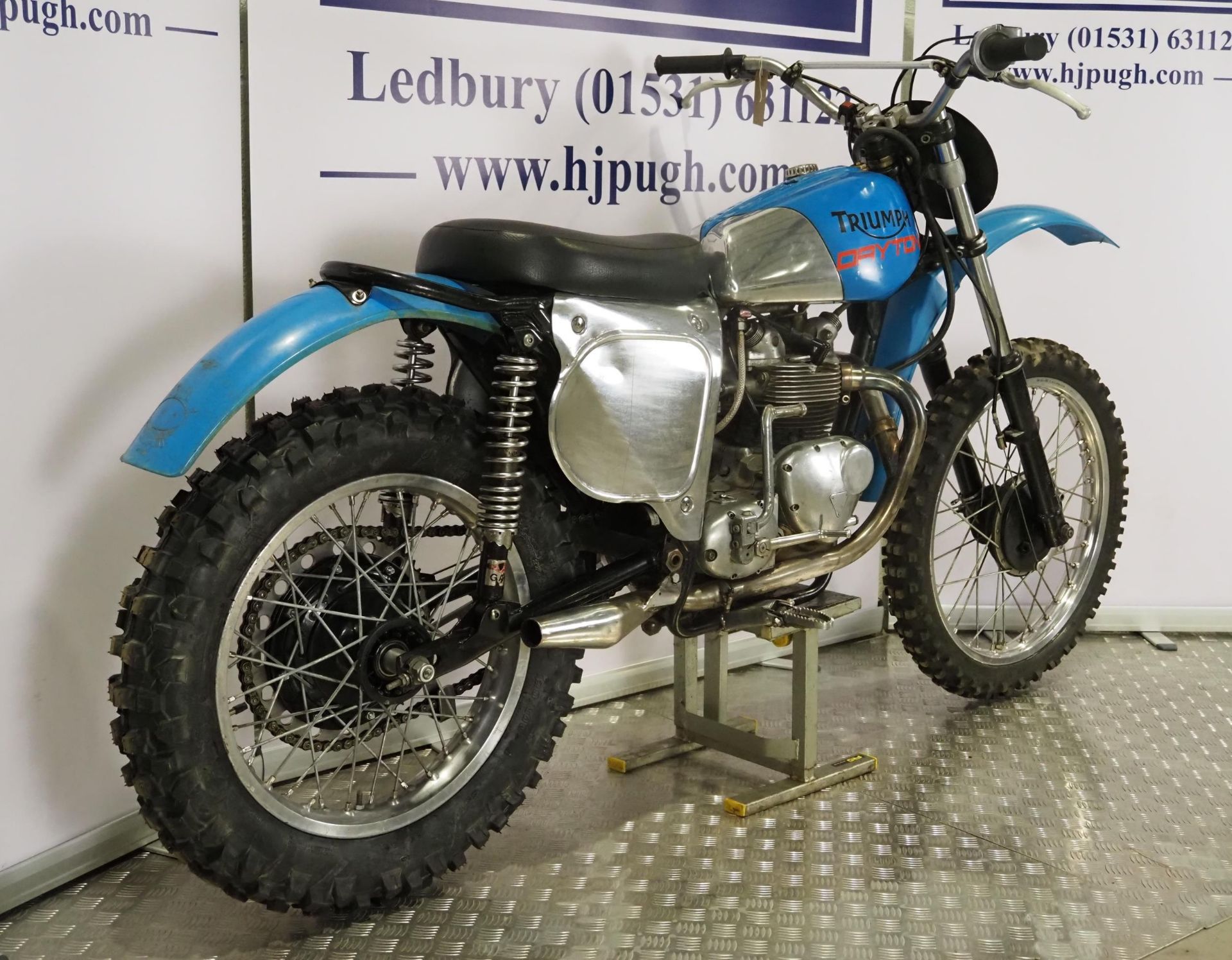 Triumph Daytona trials motorcycle. 1970. Engine No. EE24033 T100R Runs and rides but will need - Image 3 of 6