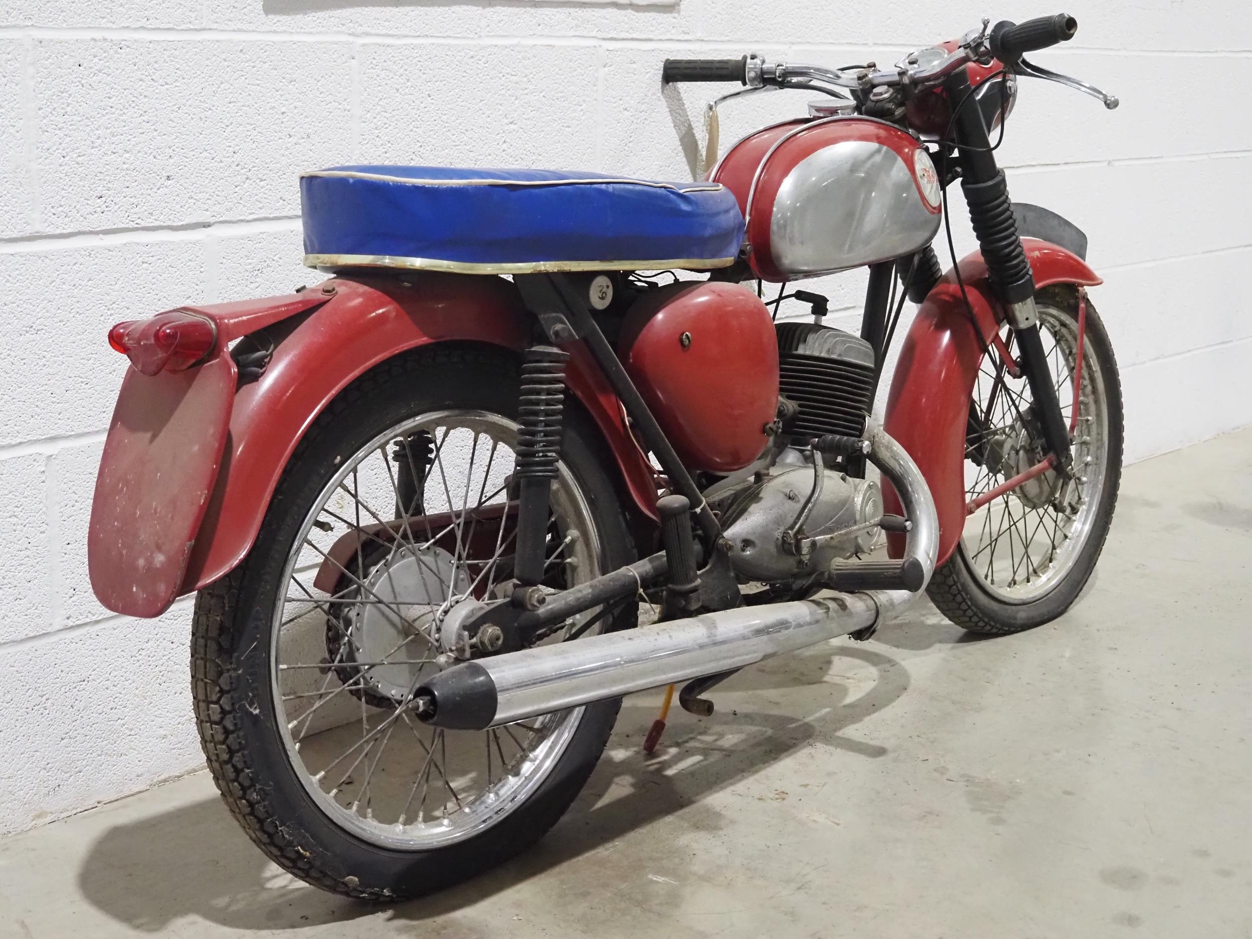 BSA Bantam B175 motorcycle project. 175cc Frame No. PD04319 Engine No. PD04319 Has been dry stored - Image 3 of 6