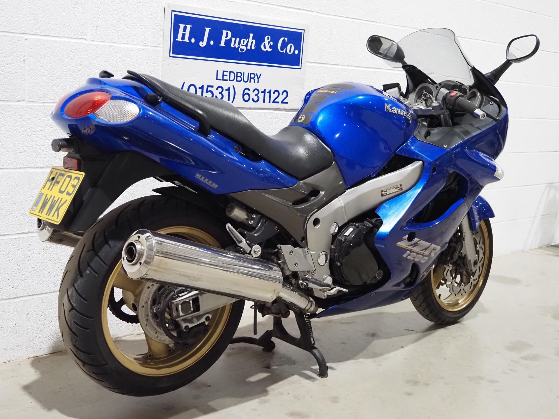 Kawasaki ZZR1200 motorcycle. 2003. 1164cc. Runs and rides. Comes with history including invoices and - Image 3 of 5
