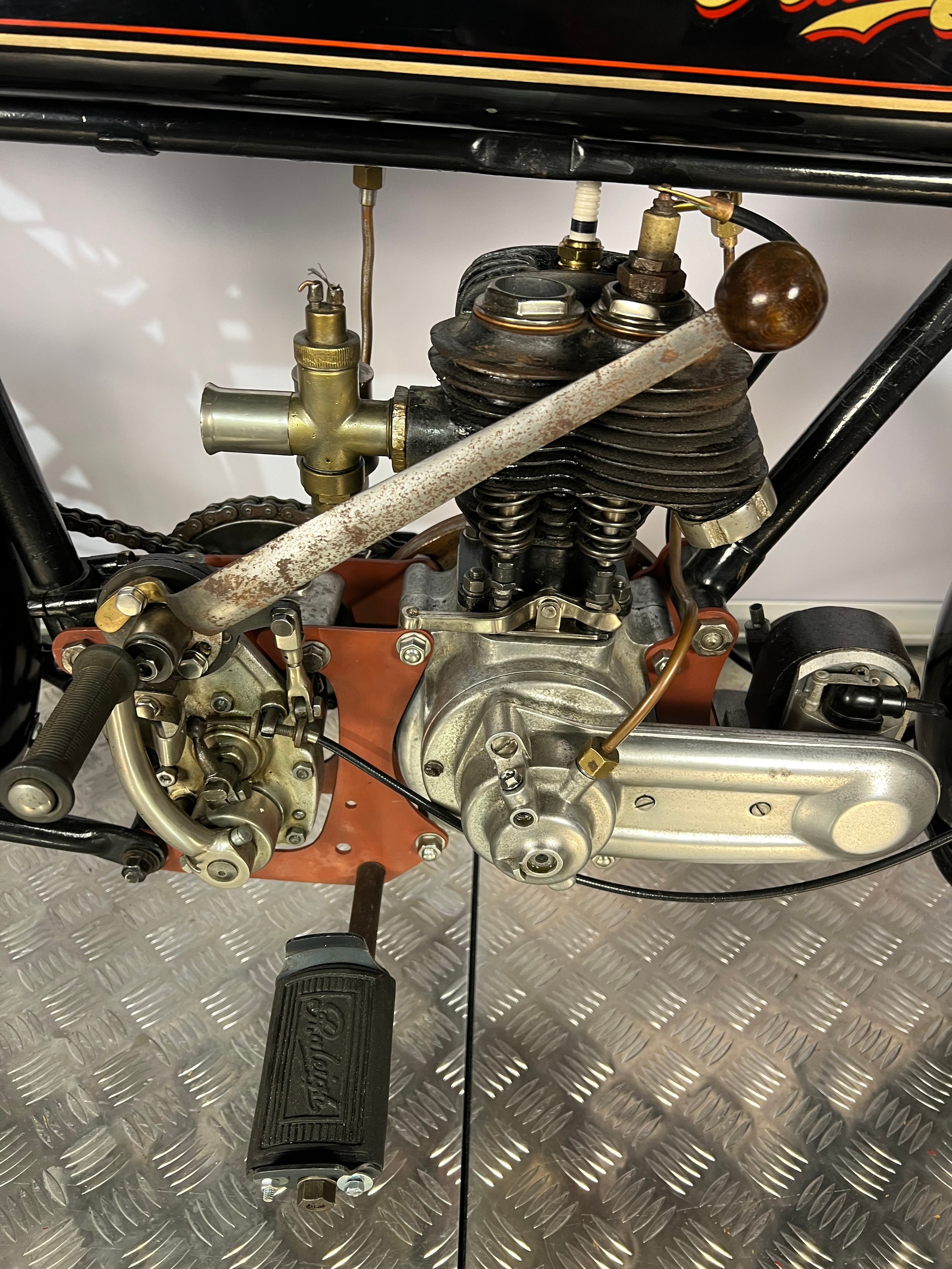 Raleigh Model 15 2¼HP motorcycle. 1924. 250cc. Frame No. 5341 Engine No. M1651 Comes with box of - Image 3 of 8