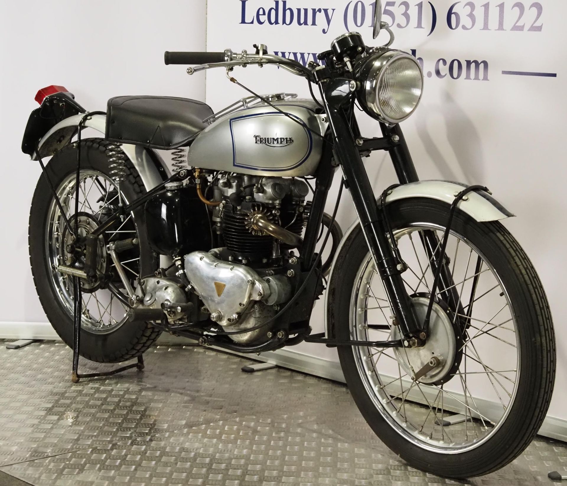 Triumph Trophy 6T motorcycle. 1953. 650cc. Frame No. 39335 Engine No. 6T32170 Rims and rides. - Image 2 of 6