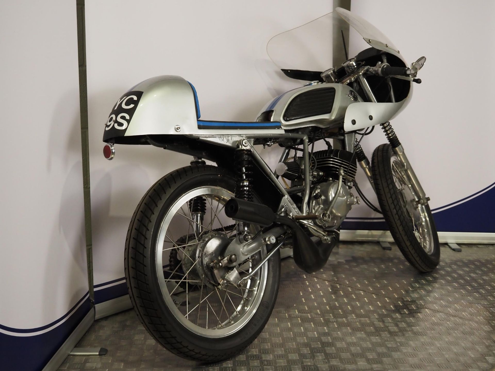 Suzuki TS 125 Cafe racer. 1977. 123cc Engine No. TS125/162695 Frame No. TS125159149 Runs but will - Bild 3 aus 6