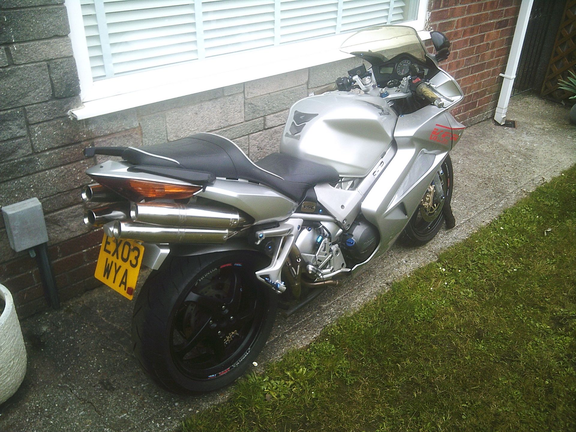 Honda VFR800I motorcycle. Runs and rides. V5