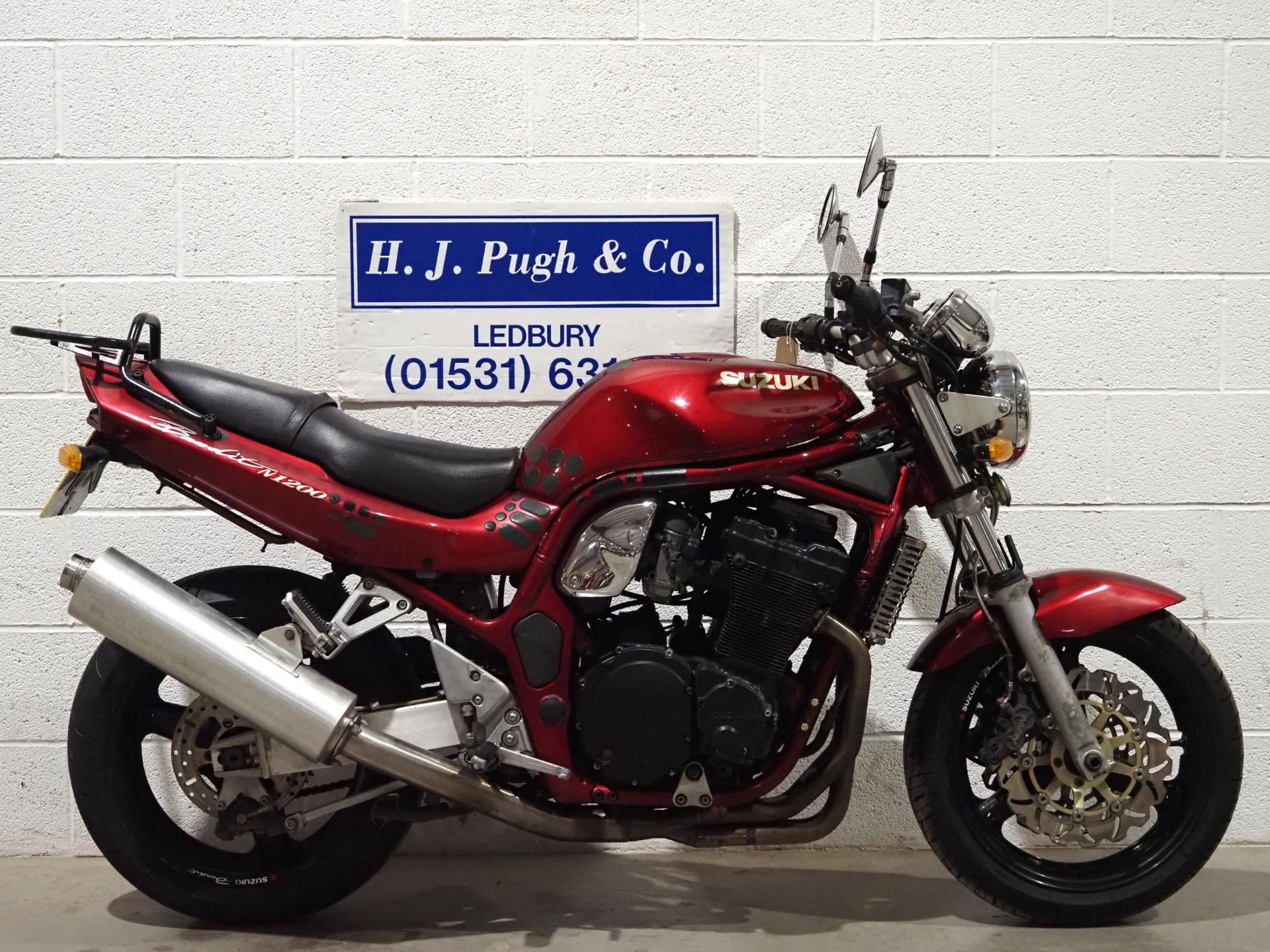 Suzuki GSF1200 Bandit motorcycle. 2000. 1157cc. Runs and rides. MOT until 01.02.05. Comes with MOT