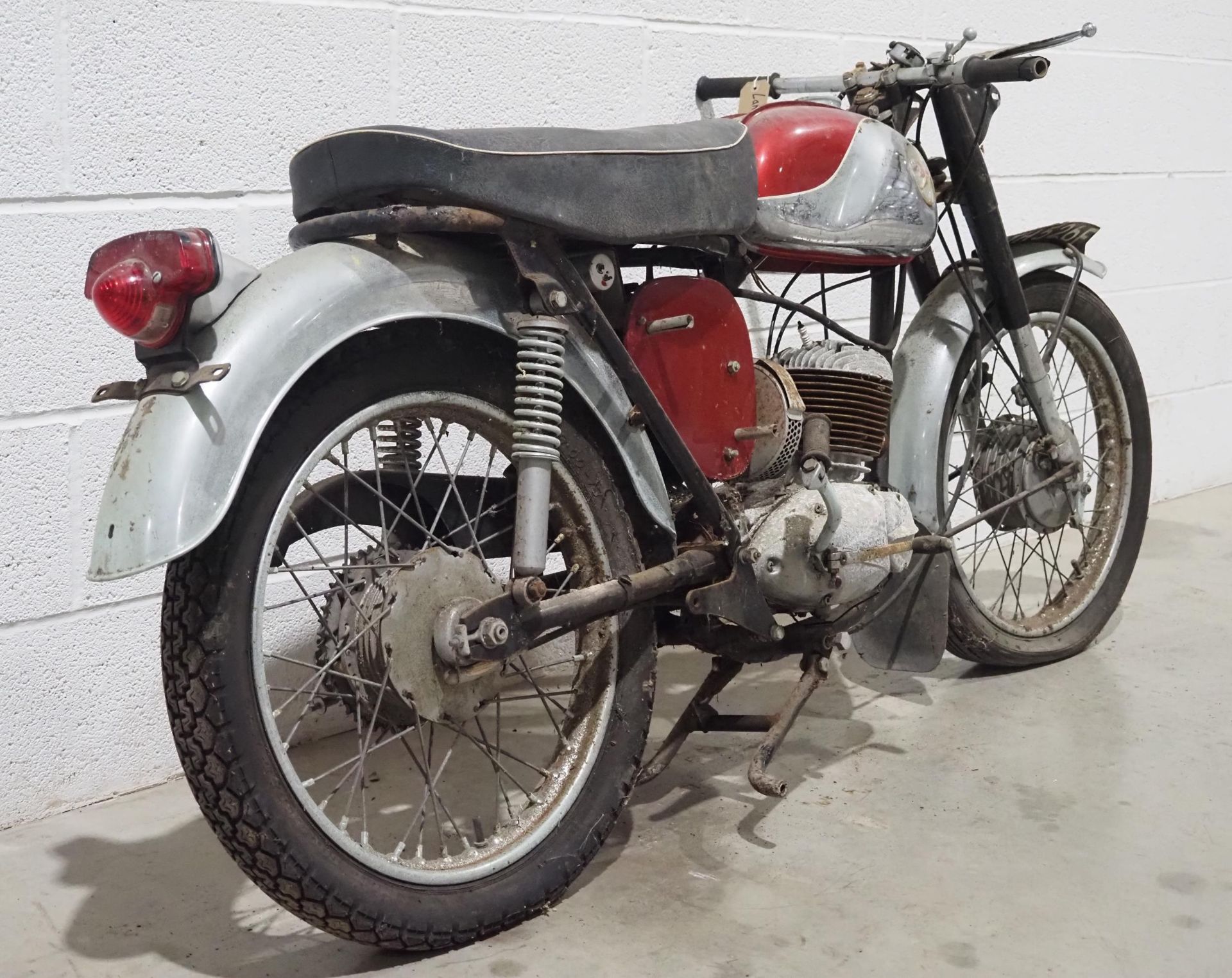 BSA Bantam Sports motorcycle project. 175cc Frame No. D10A 5587 Engine No. D10A 5587 Has been dry - Image 3 of 6