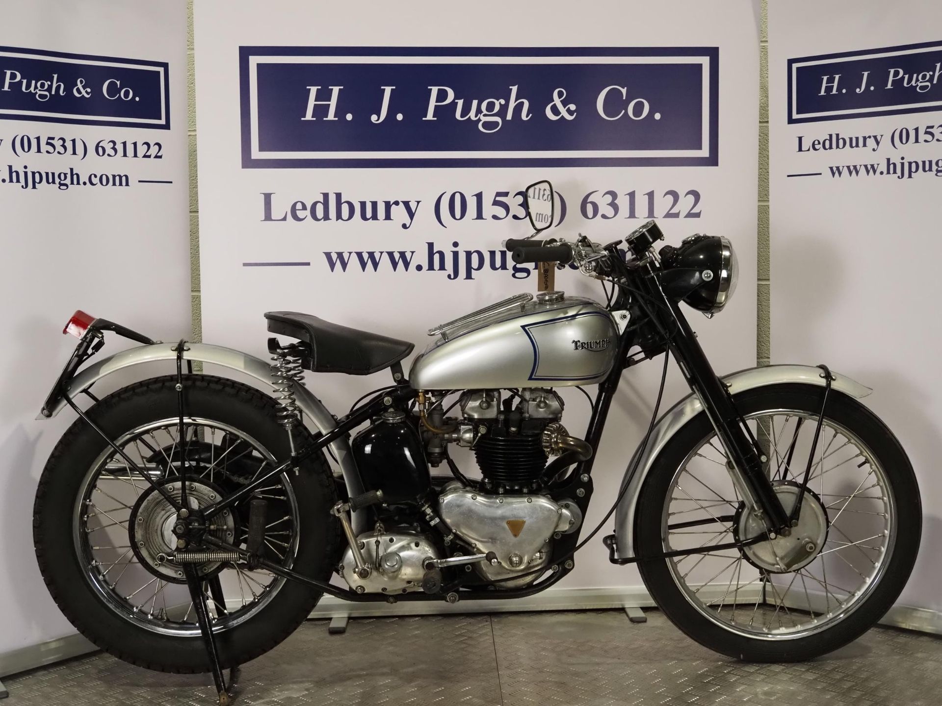 Triumph Trophy 6T motorcycle. 1953. 650cc. Frame No. 39335 Engine No. 6T32170 Rims and rides.