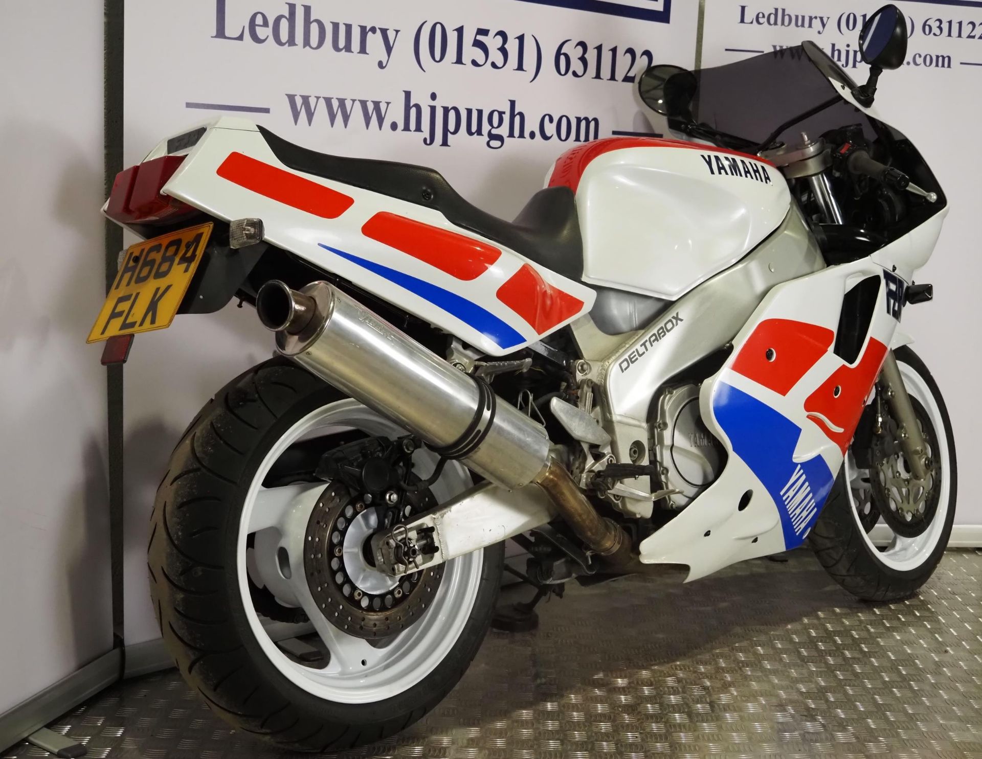 Yamaha FZR1000 exup motorcycle. 1990. 1002cc Runs and rides. Reg. H684 FLK. V5. Key - Bild 4 aus 7