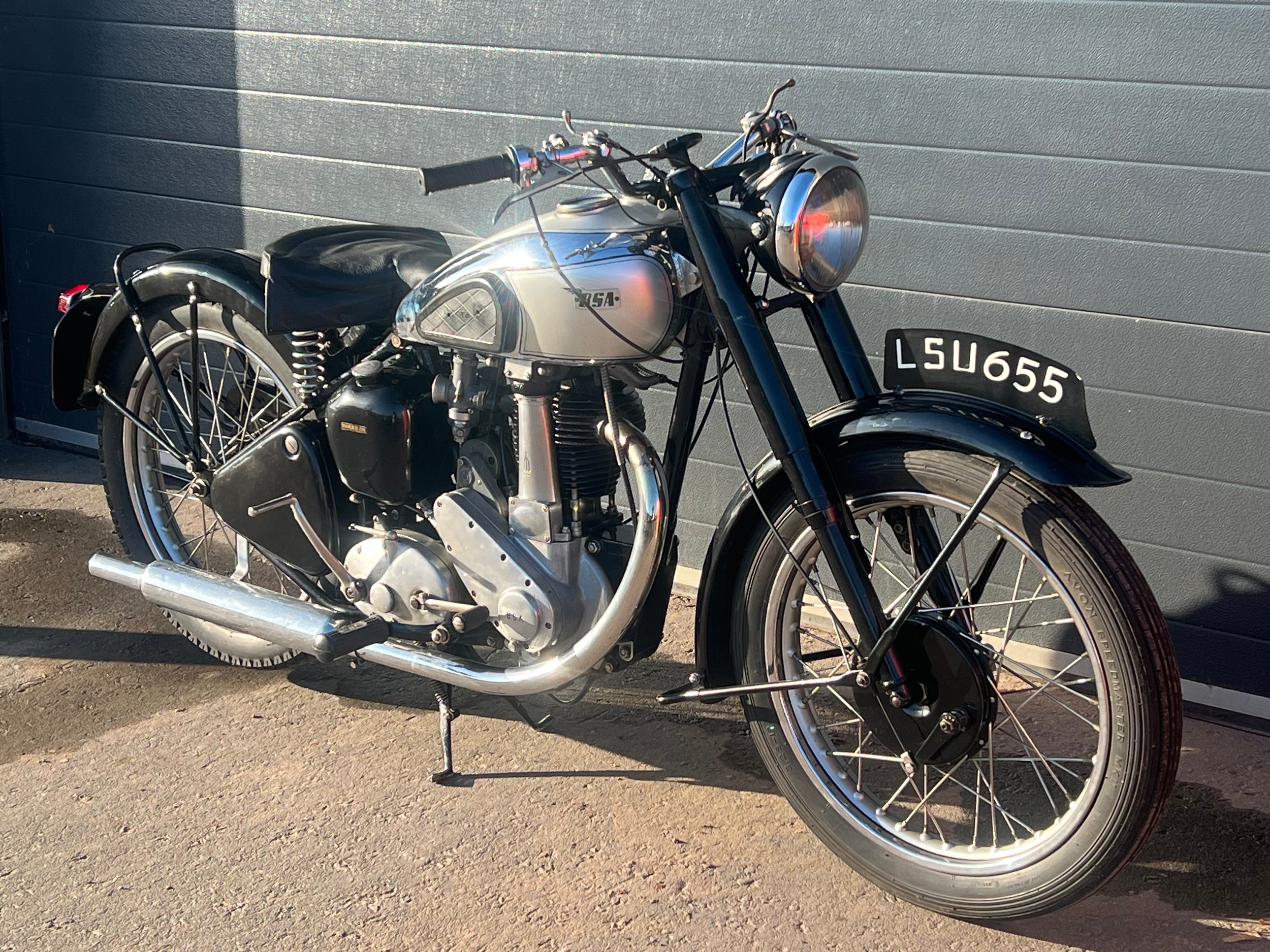 BSA B31 motorcycle. 1947. Frame No- XB316902 Engine No- XB316053 A lovely example of a B31 in its - Image 6 of 9