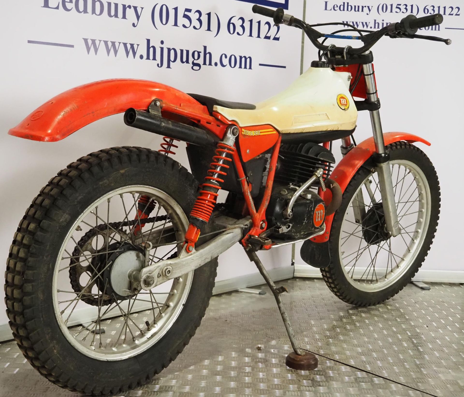 Montesa Cota 242 trials motorcycle. 1983/4 Engine turns over. Has been dry stored for around 4 - Image 3 of 5