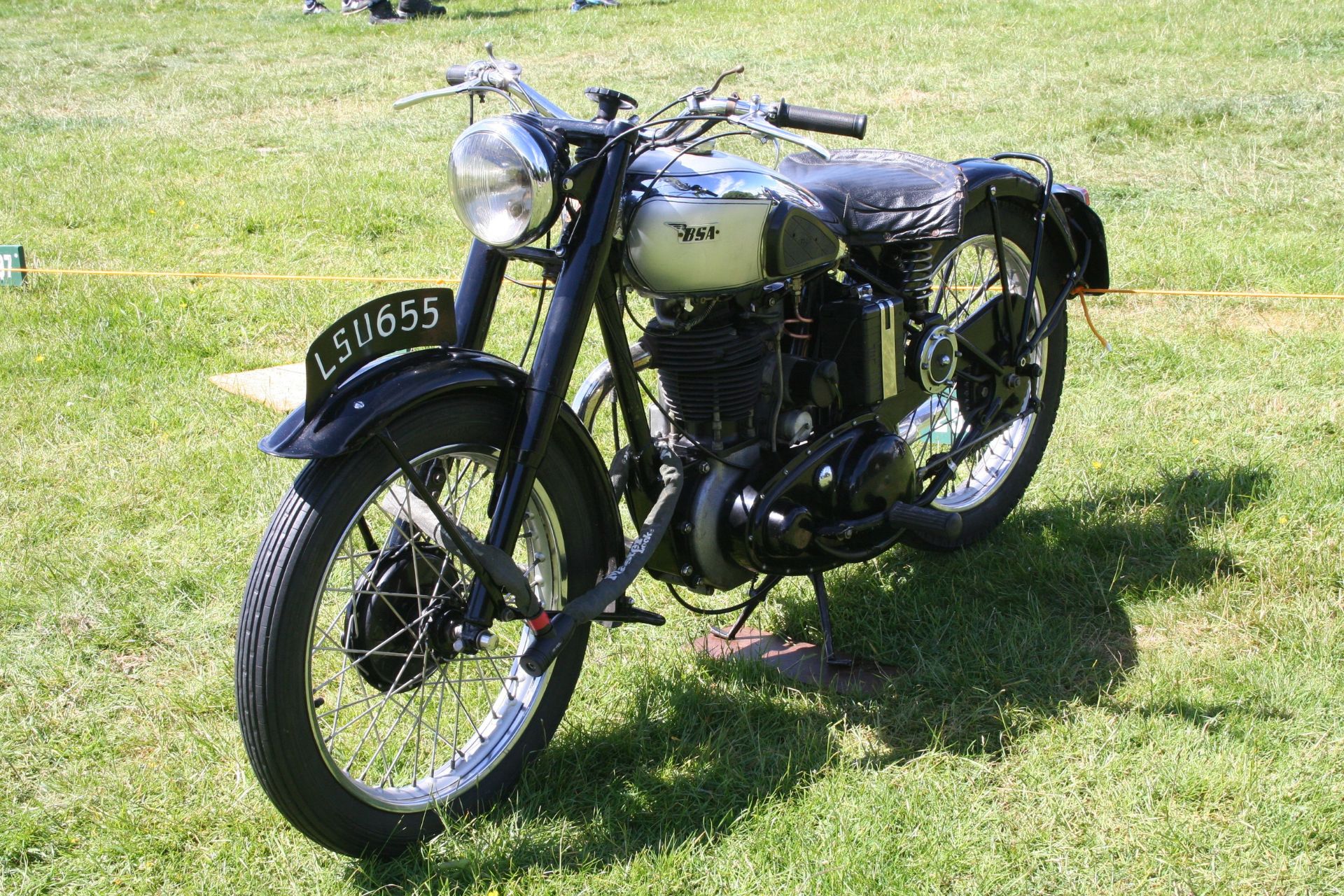 BSA B31 motorcycle. 1947. Frame No- XB316902 Engine No- XB316053 A lovely example of a B31 in its - Image 4 of 9