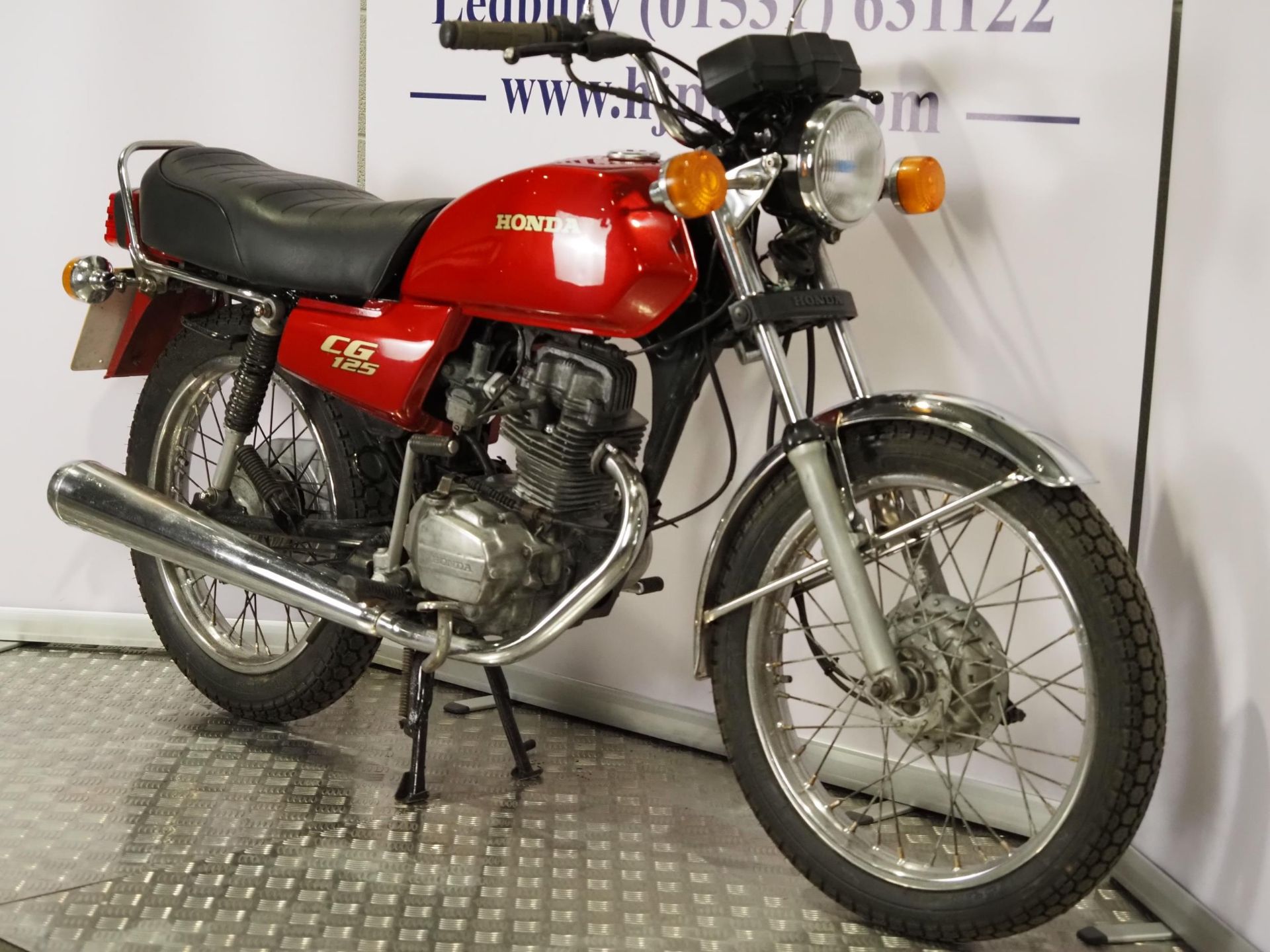 Honda CG125 motorcycle. 1997. 124cc. Frame No. 9C2JC1821TR011459 Engine No. CG125RE8106258 Runs - Image 2 of 6