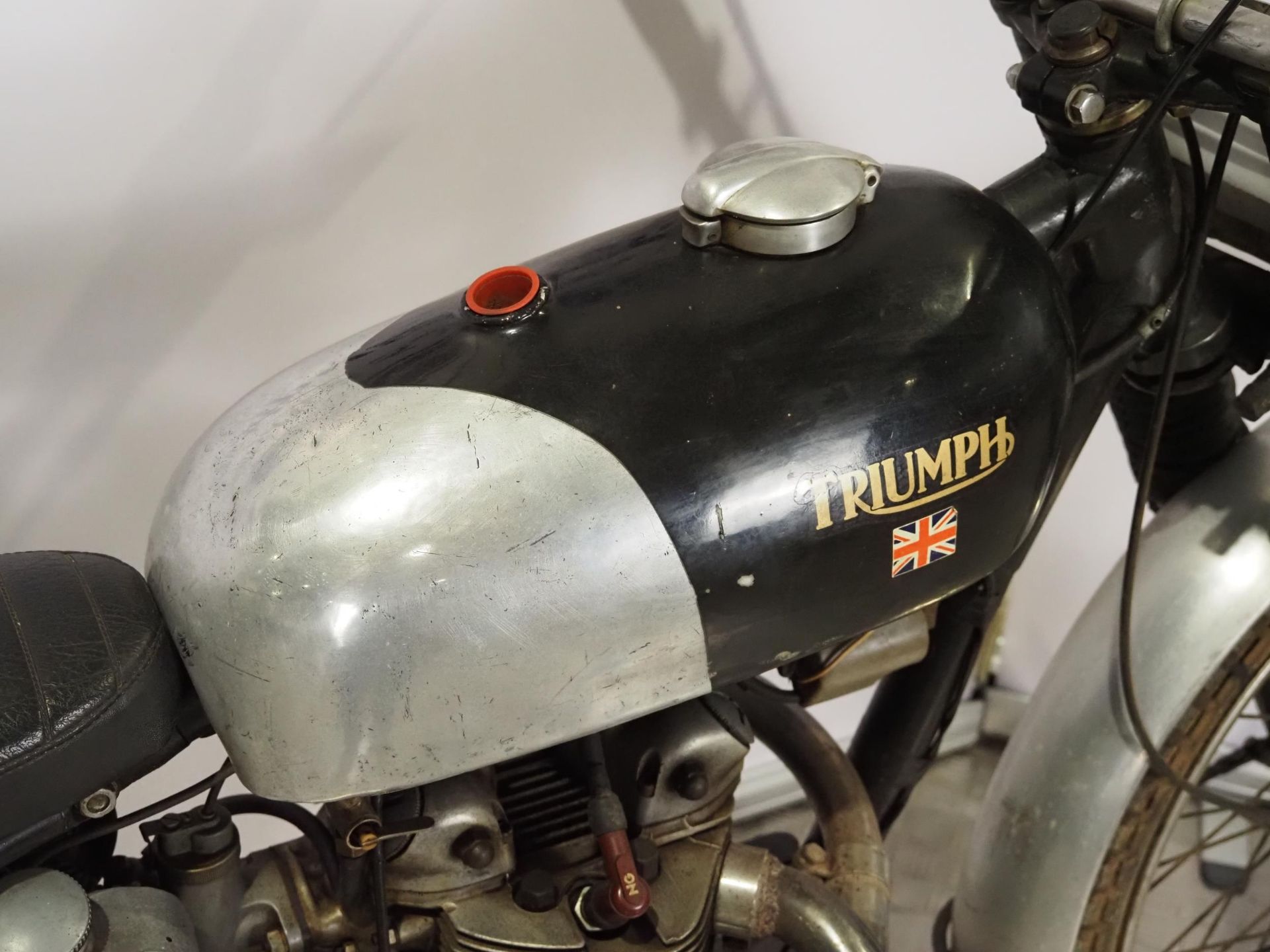 Triumph T100S trials motorcycle. 1960. 500cc Frame No. T100S H61881 Engine No. T100S H61881 Runs and - Image 5 of 8