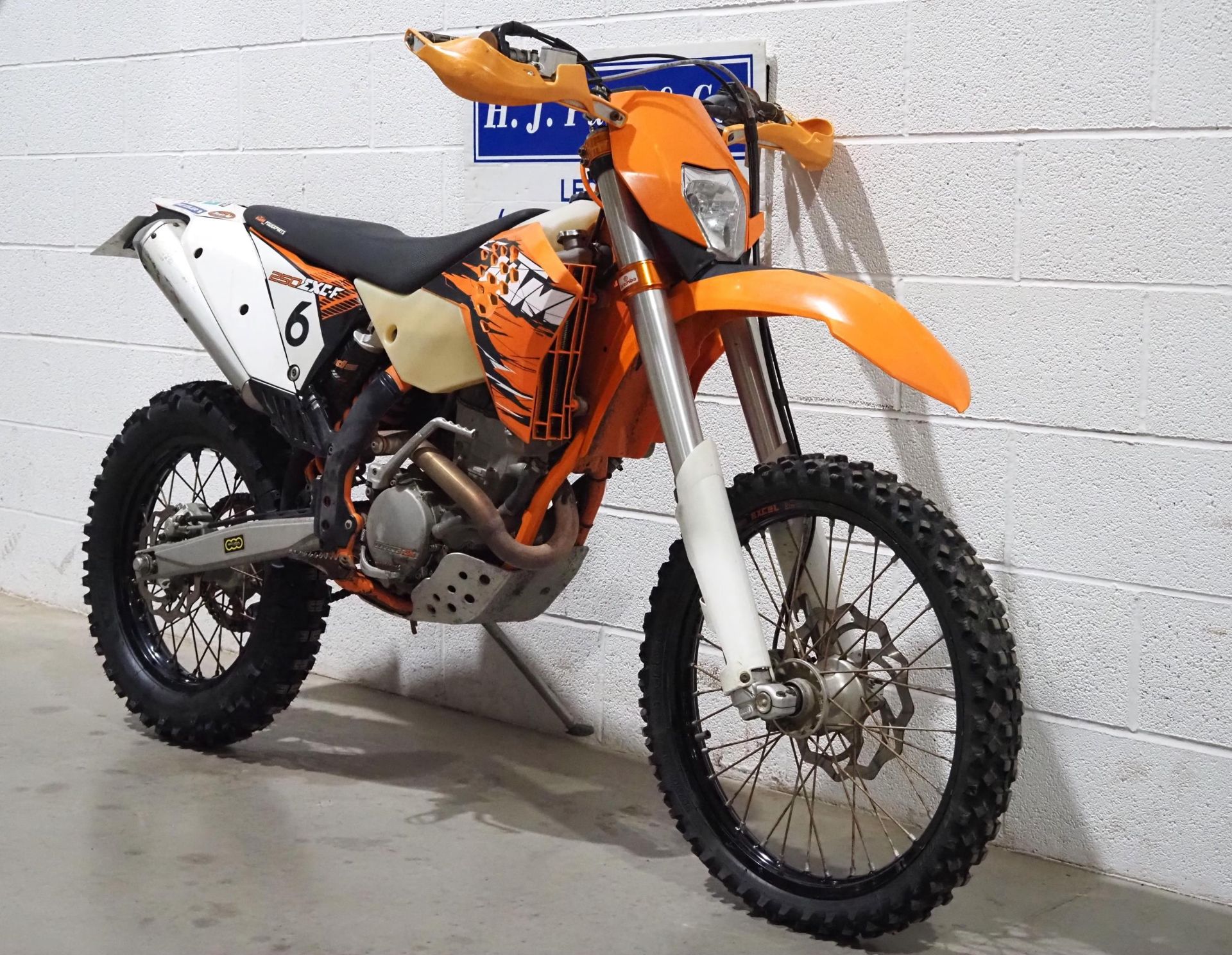 KTM EXC-F 250 enduro bike. 2011. 250cc. Frame No. VBKRFA403BM154895 Engine No. 0177048188 Runs and - Image 2 of 6