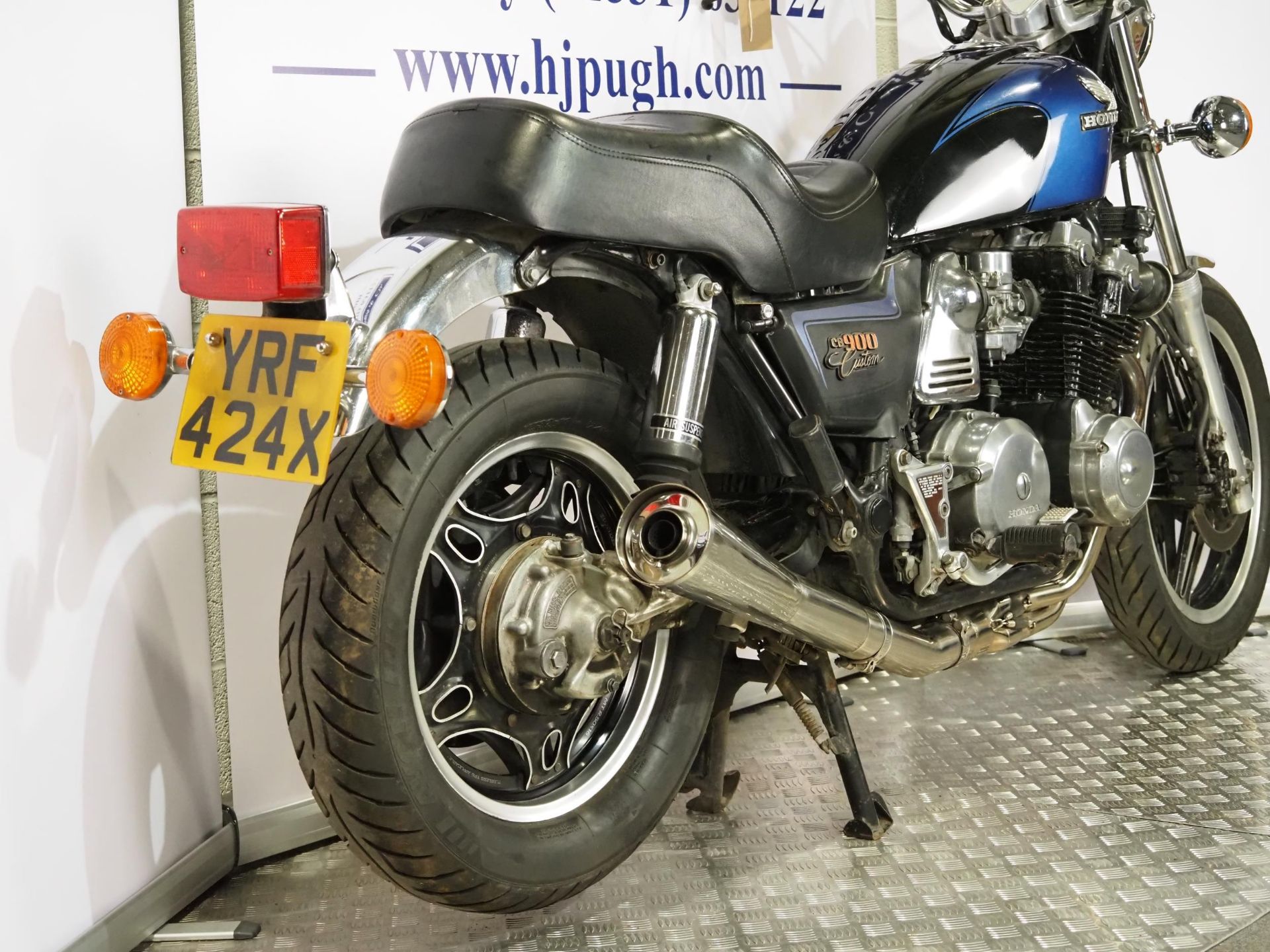 Honda CB900 Custom. 1982. 900cc. Frame No. 1HFSC0409CA206786 Engine No. SC04E 2207022 Runs and - Image 4 of 7