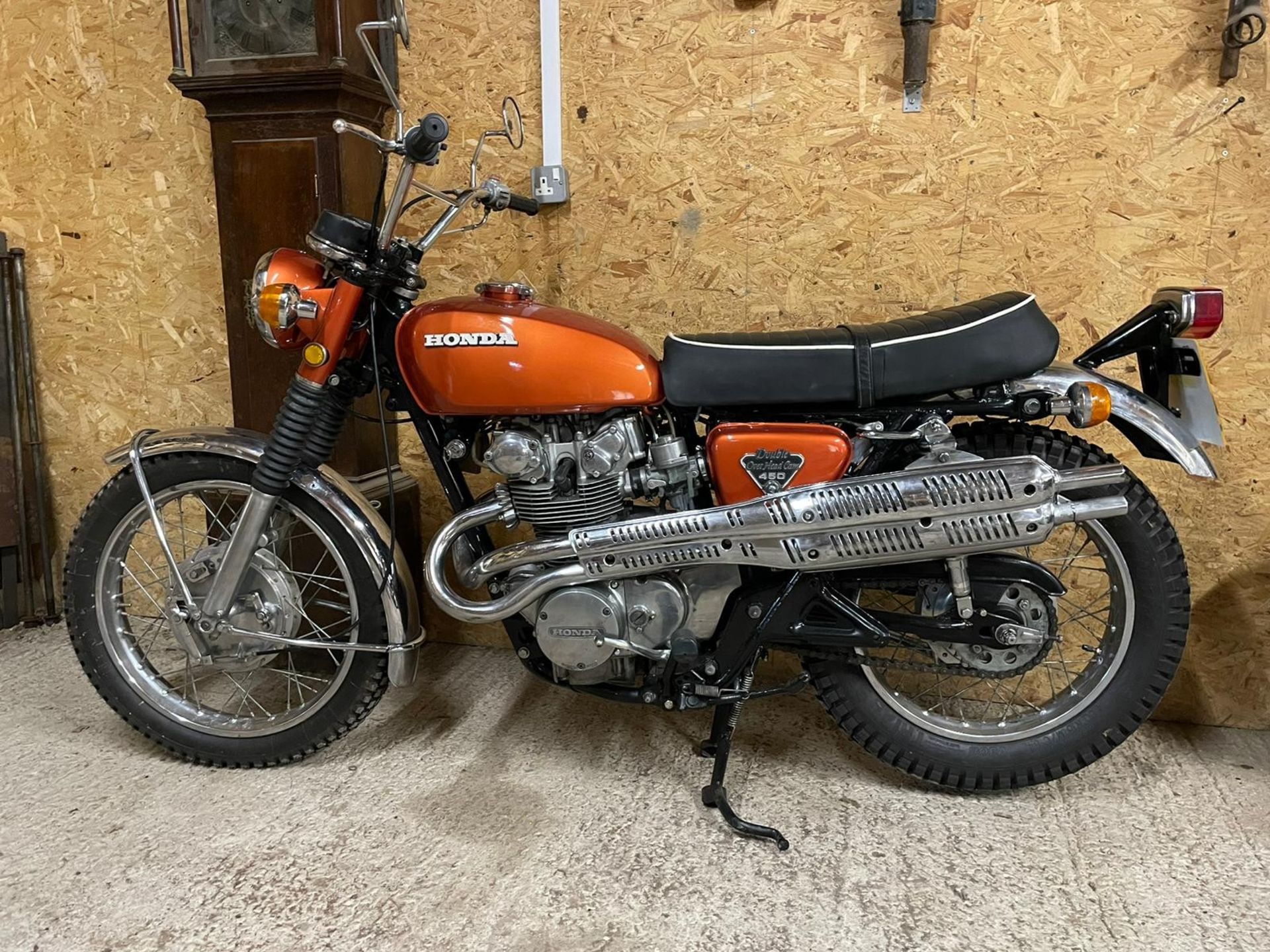 Honda CL450 motorcycle. 1971. Frame No. CL450-4116491 Engine No. CL450E-4116582 Engine turns over - Image 3 of 8