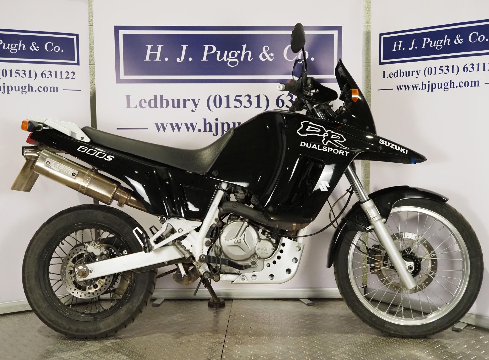 Suzuki DR800 Big motorcycle. 1992. 779cc Runs and rides. Ridden to saleroom. MOT until 10.11.24. New