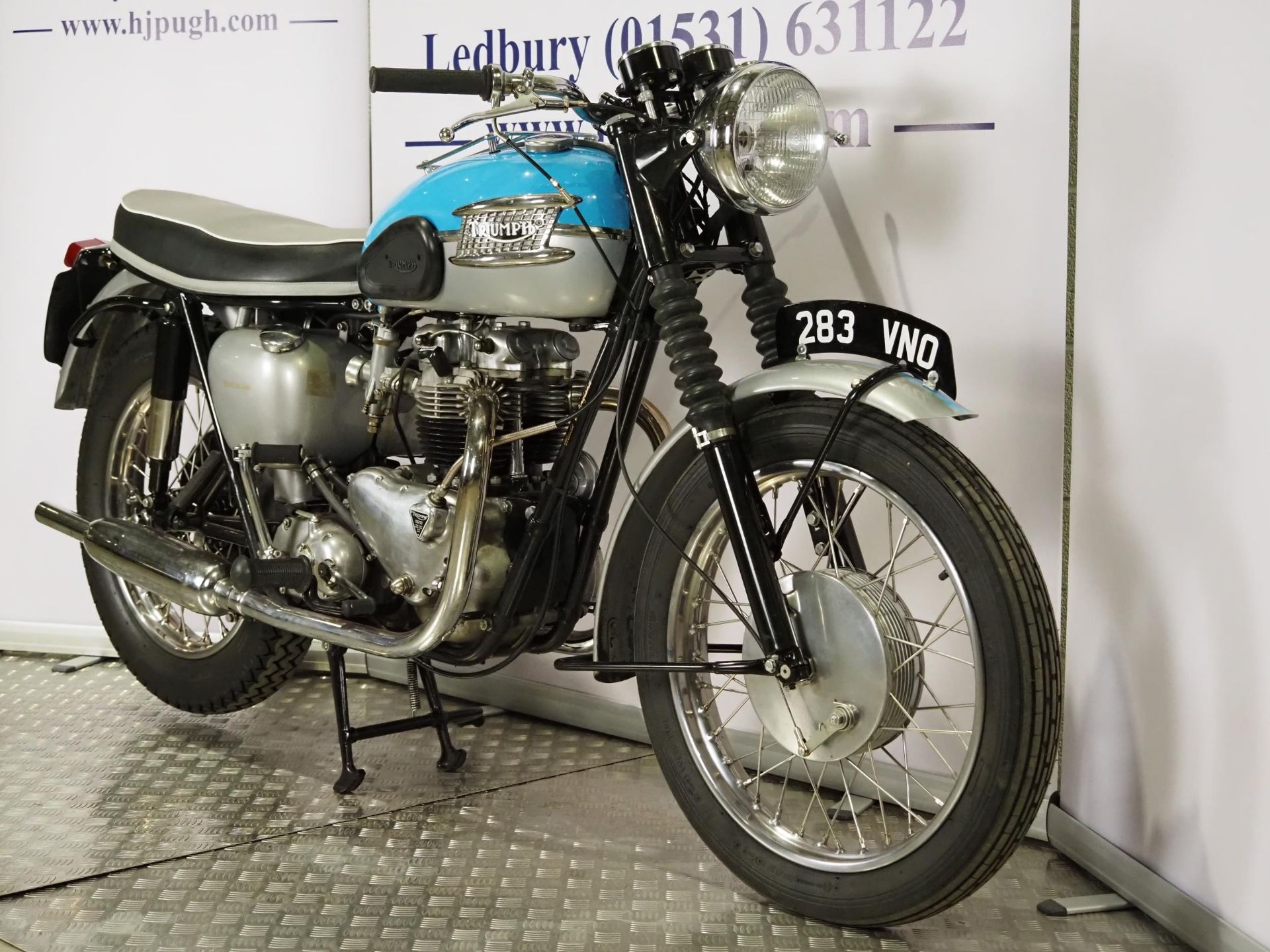 Triumph Bonneville T120 motorcycle. 1961. 650cc Frame No. D11903 Engine No. D11903 Runs and rides - Image 2 of 10