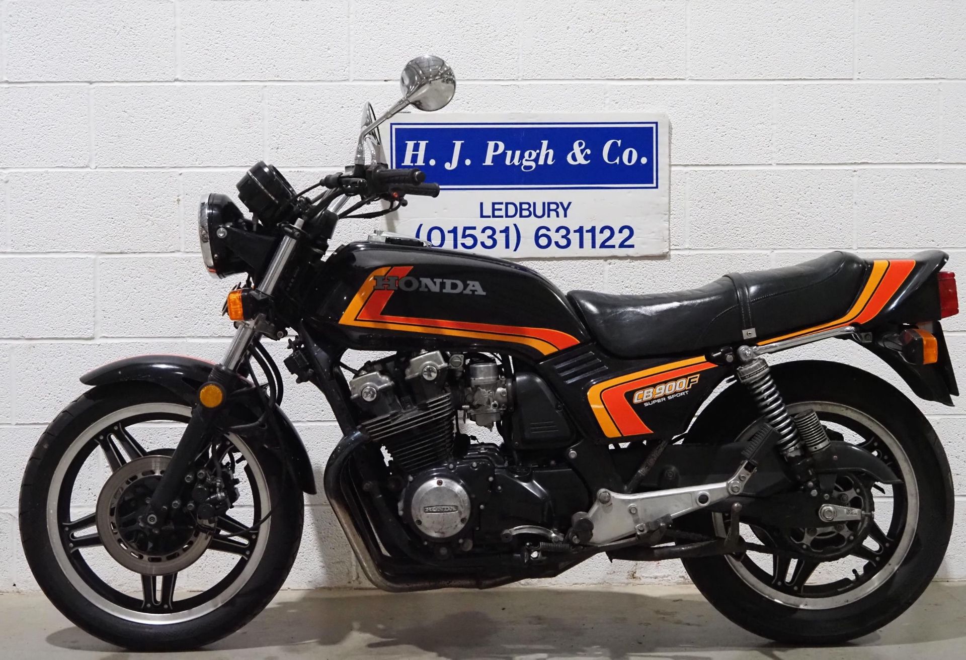 Honda CB900F SuperSport motorcycle. 1982. 901cc. Runs and rides. Recent new tyres. Comes with MOT - Image 6 of 6