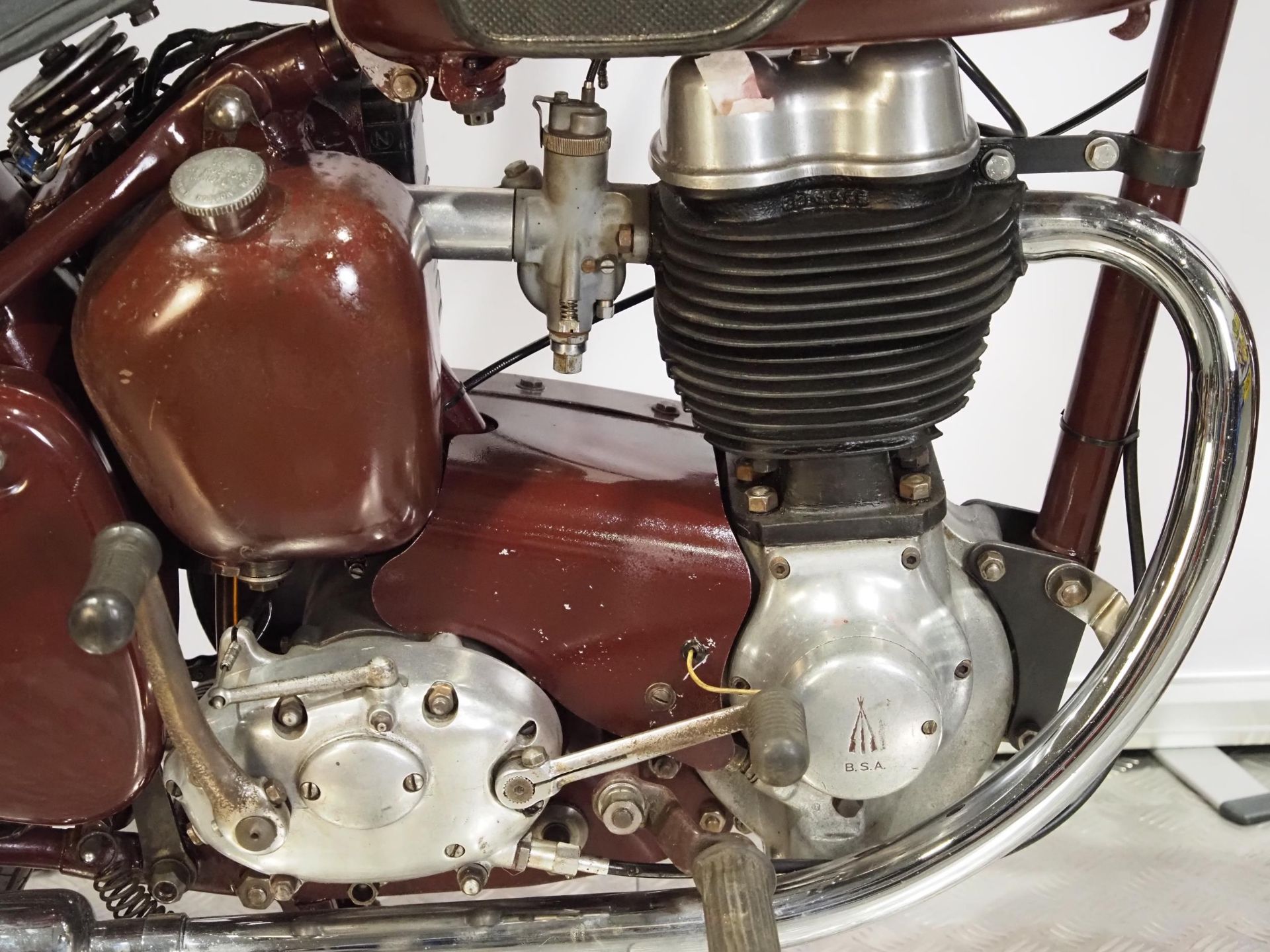 BSA C11G motorcycle. 1956. 250cc. Frame No. BC115416998 Engine No. BC11G22568 Engine turns over with - Image 4 of 6