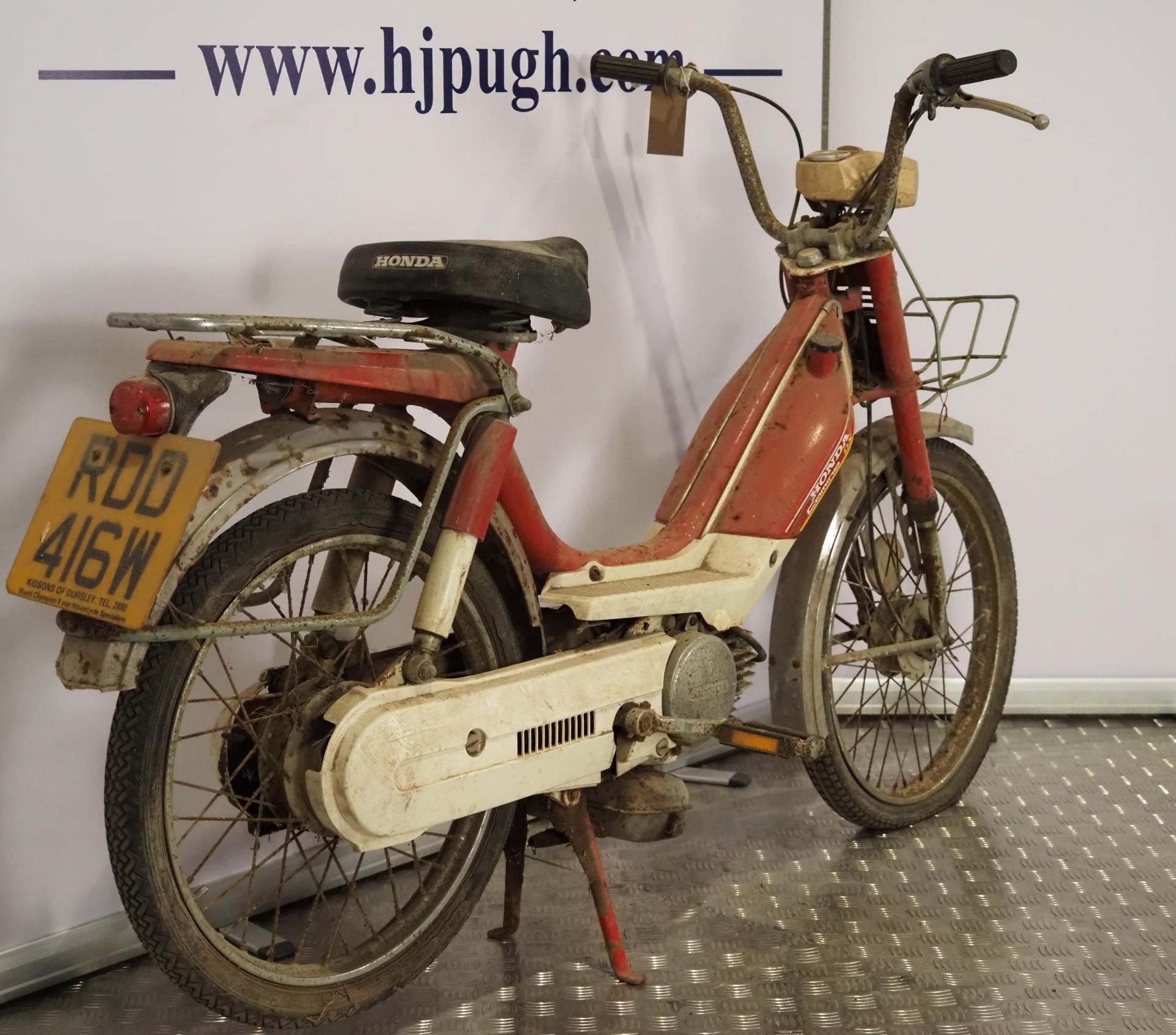 Honda PA50 Camino DX moped project. 49cc Engine turns over. Comes with Haynes workshop manual. - Image 3 of 6