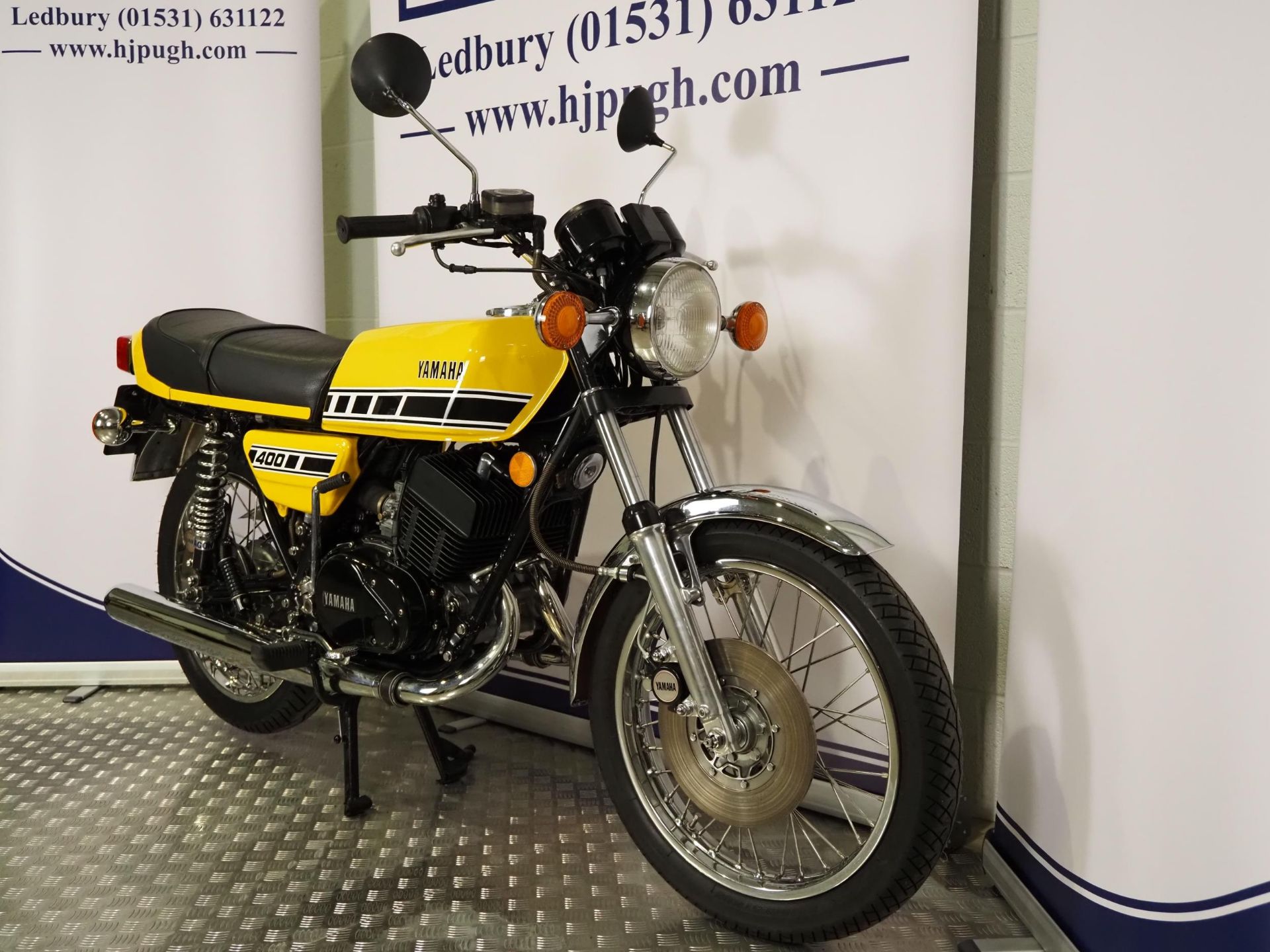 Yamaha RD 400 motorcycle. 1977. 400cc Frame No. 1A3-102493 Engine No. 1A3-102493 Runs and rides - Image 4 of 11
