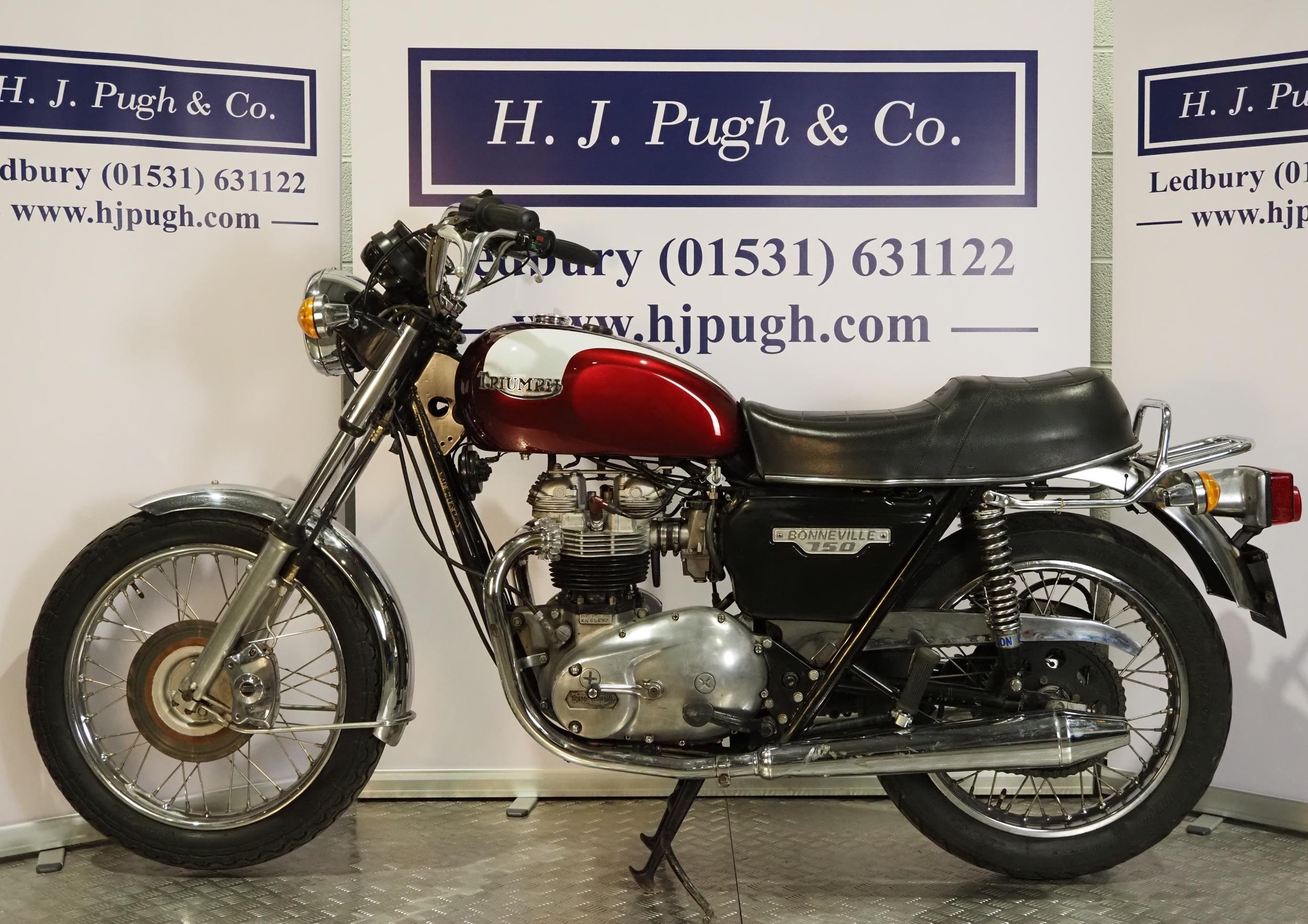 Triumph Bonneville motorcycle. 1976. 736cc. Frame No. XN65697 Engine No. XN65697 Runs and rides. - Image 6 of 6