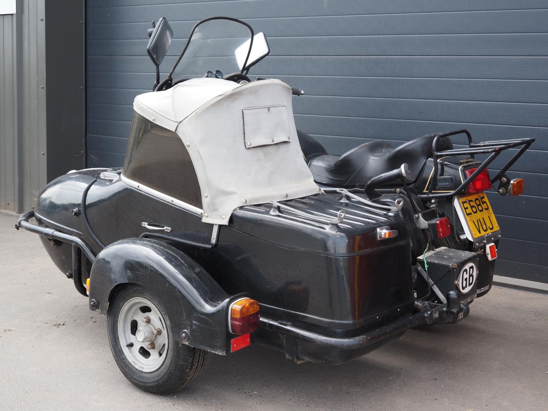 Suzuki GS850G sidecar outfit. 1987. 843cc Engine turns over and runs but may need new solenoid. Last - Image 4 of 8