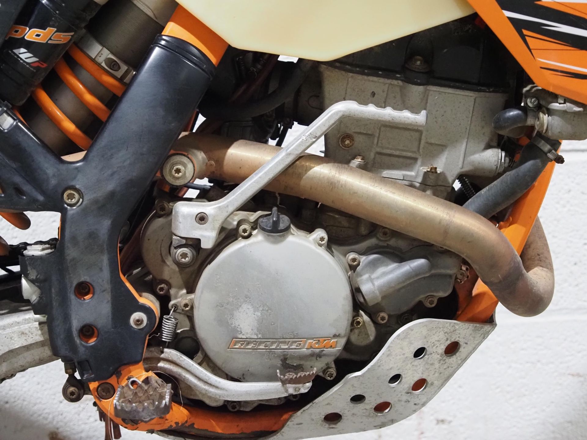 KTM EXC-F 250 enduro bike. 2011. 250cc. Frame No. VBKRFA403BM154895 Engine No. 0177048188 Runs and - Image 4 of 6