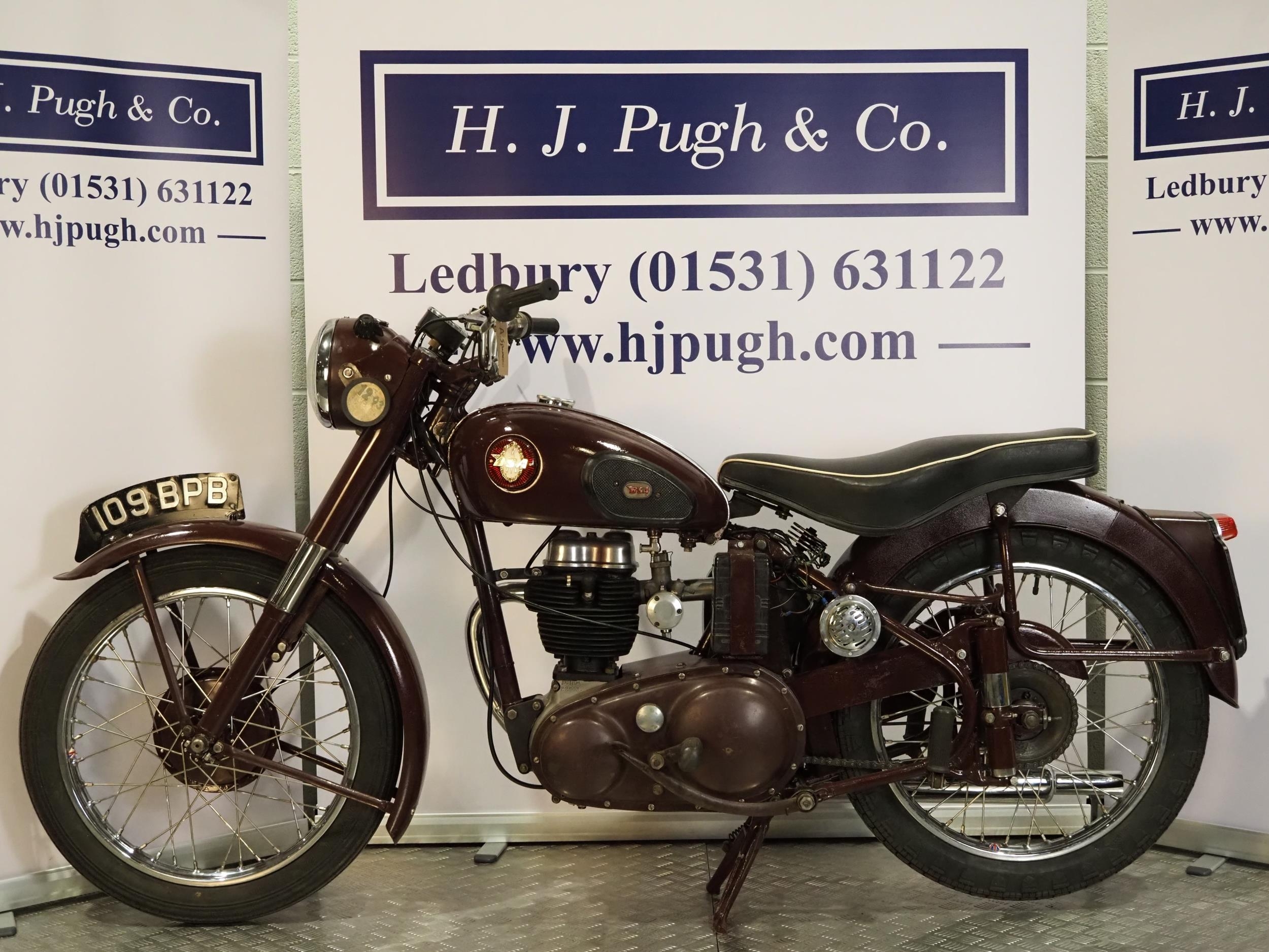 BSA C11G motorcycle. 1956. 250cc. Frame No. BC115416998 Engine No. BC11G22568 Engine turns over with - Image 6 of 6