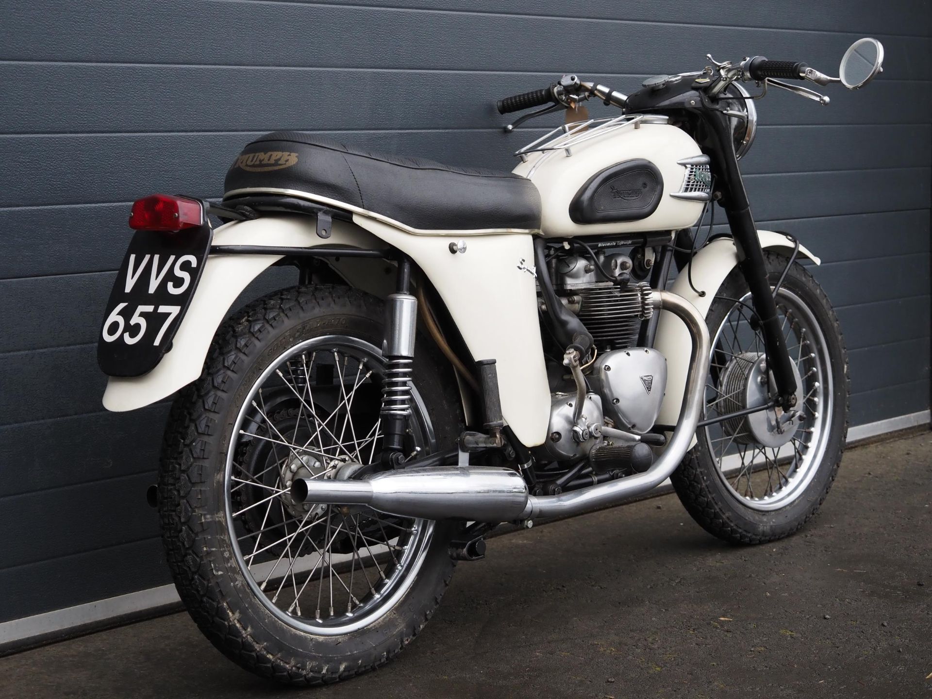 Triumph 5TA Speedtwin motorcycle. 500cc. 1960. Frame No. 15711 Engine No. H15711 Alot of money has - Image 3 of 7